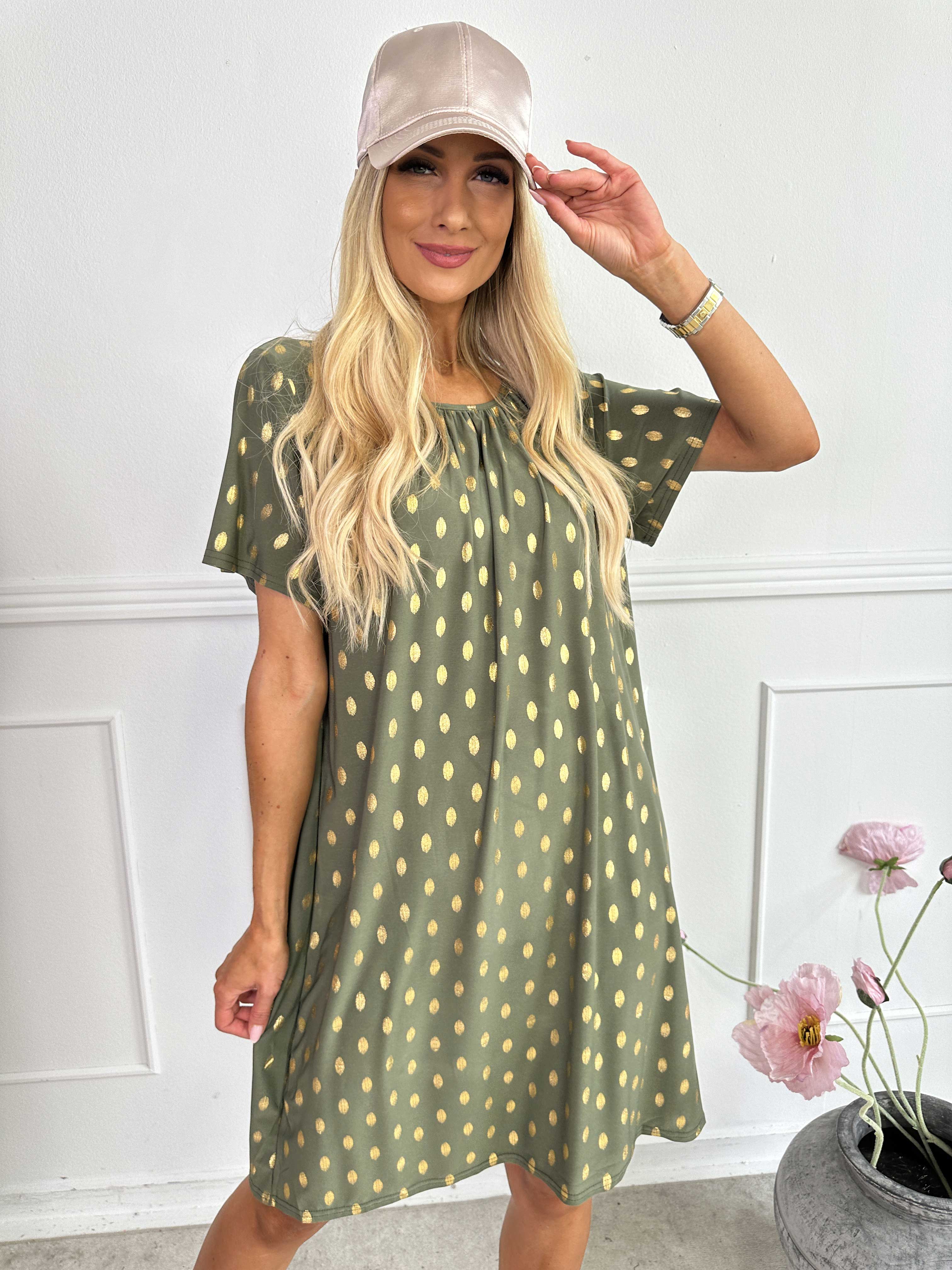 Miravi Gold - Løs kjole i elastisk stof med guld dutter