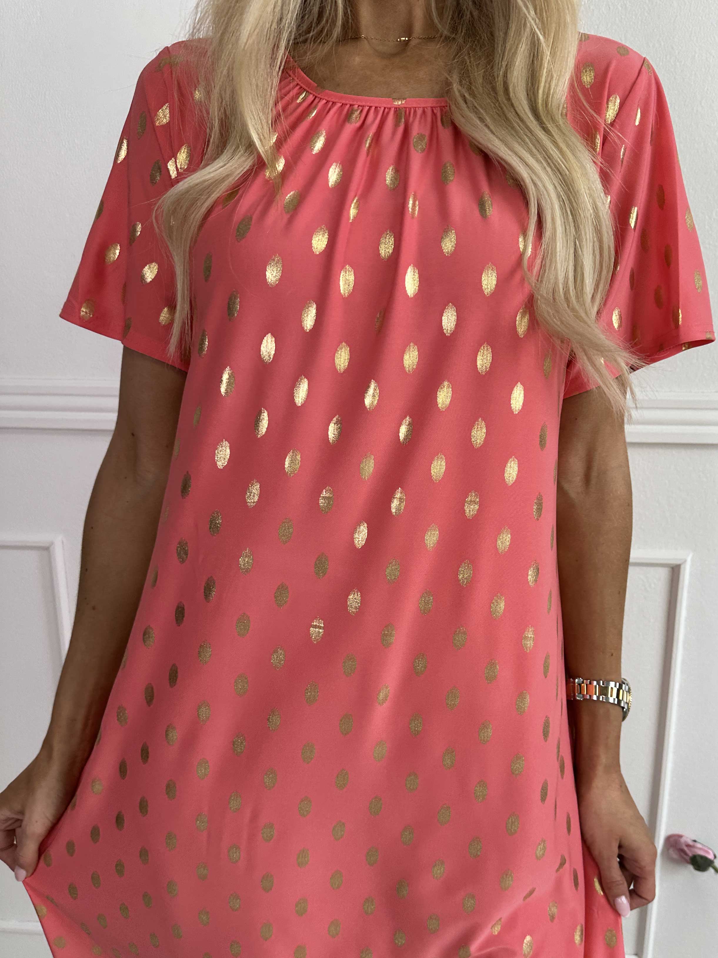 Miravi Gold - Løs kjole i elastisk stof med guld dutter