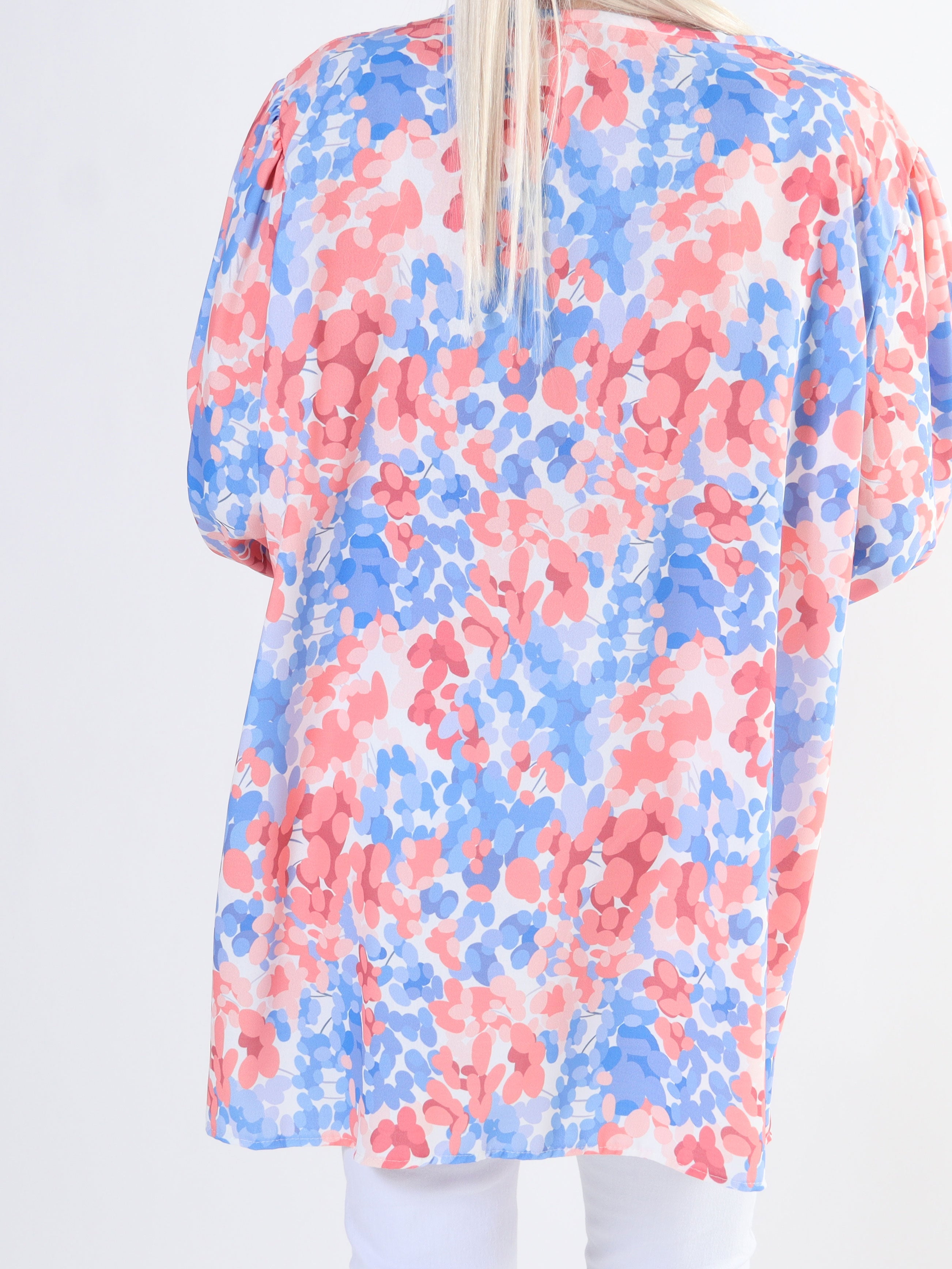 Moa - Blus i plusstorlek med elastiska ärmslut