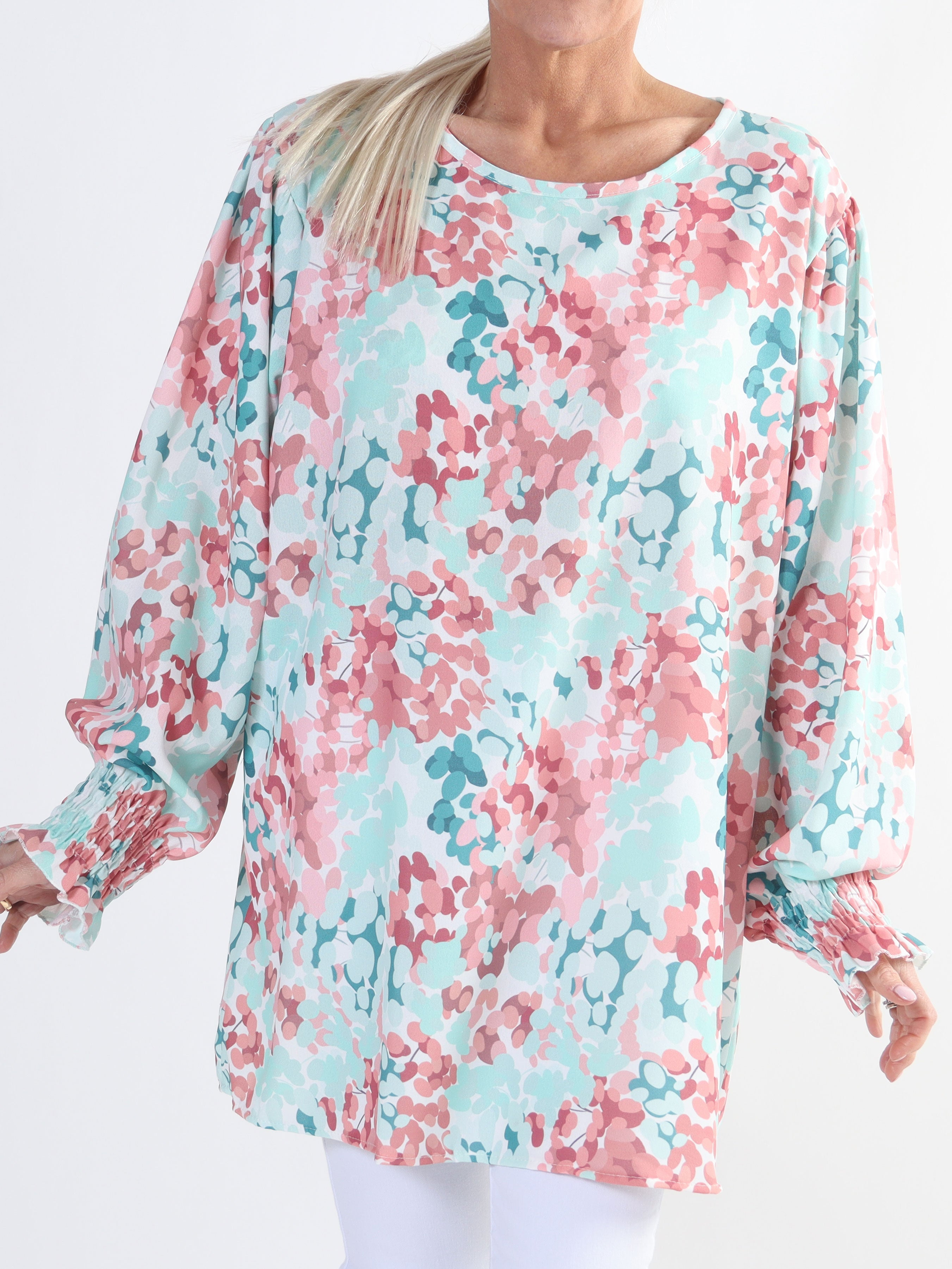 Moa - Blus i plusstorlek med elastiska ärmslut