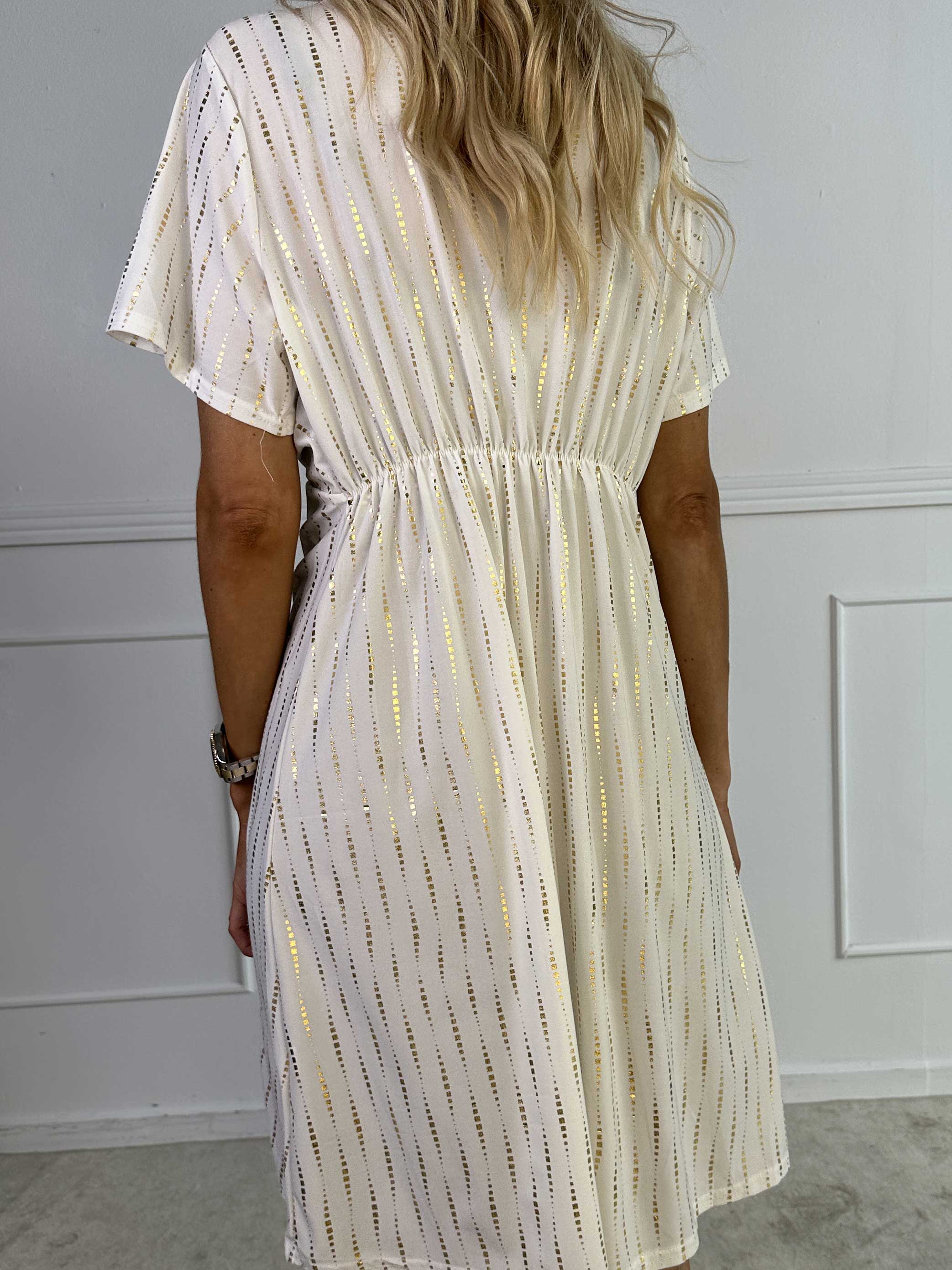 Molly Dot Pattern Short - Klänning i stretchigt tyg med knytdetalj och guldtryck