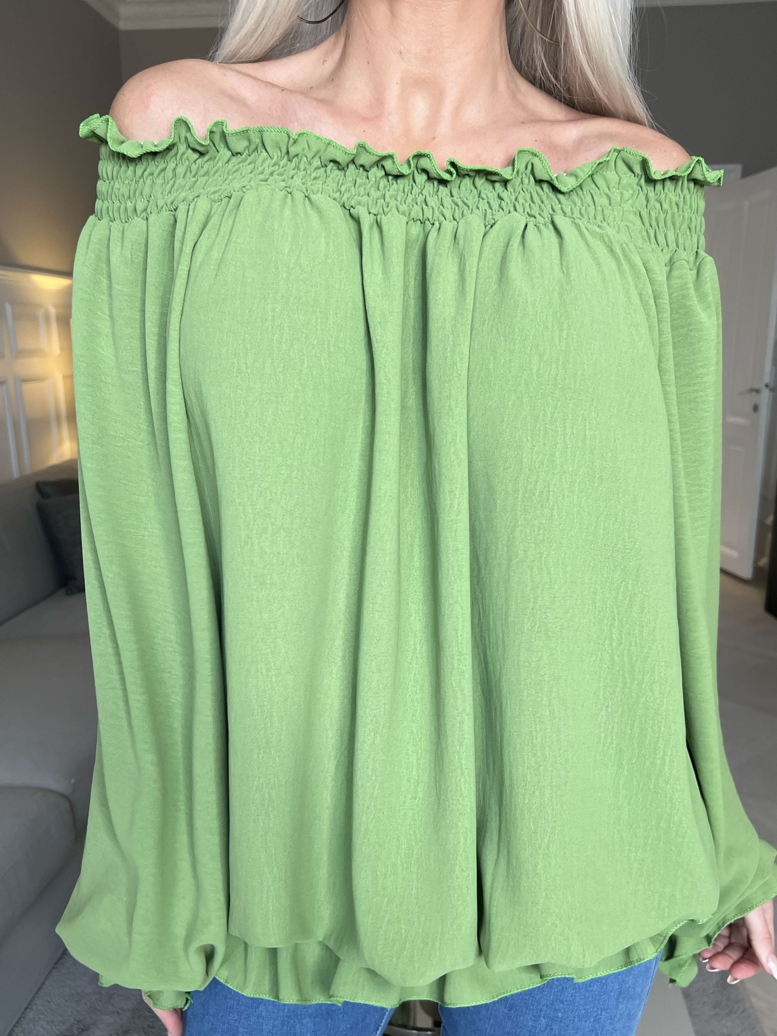 Monik - Tunika i enfärgad modell med resår och volang i kanterna - Dusty green