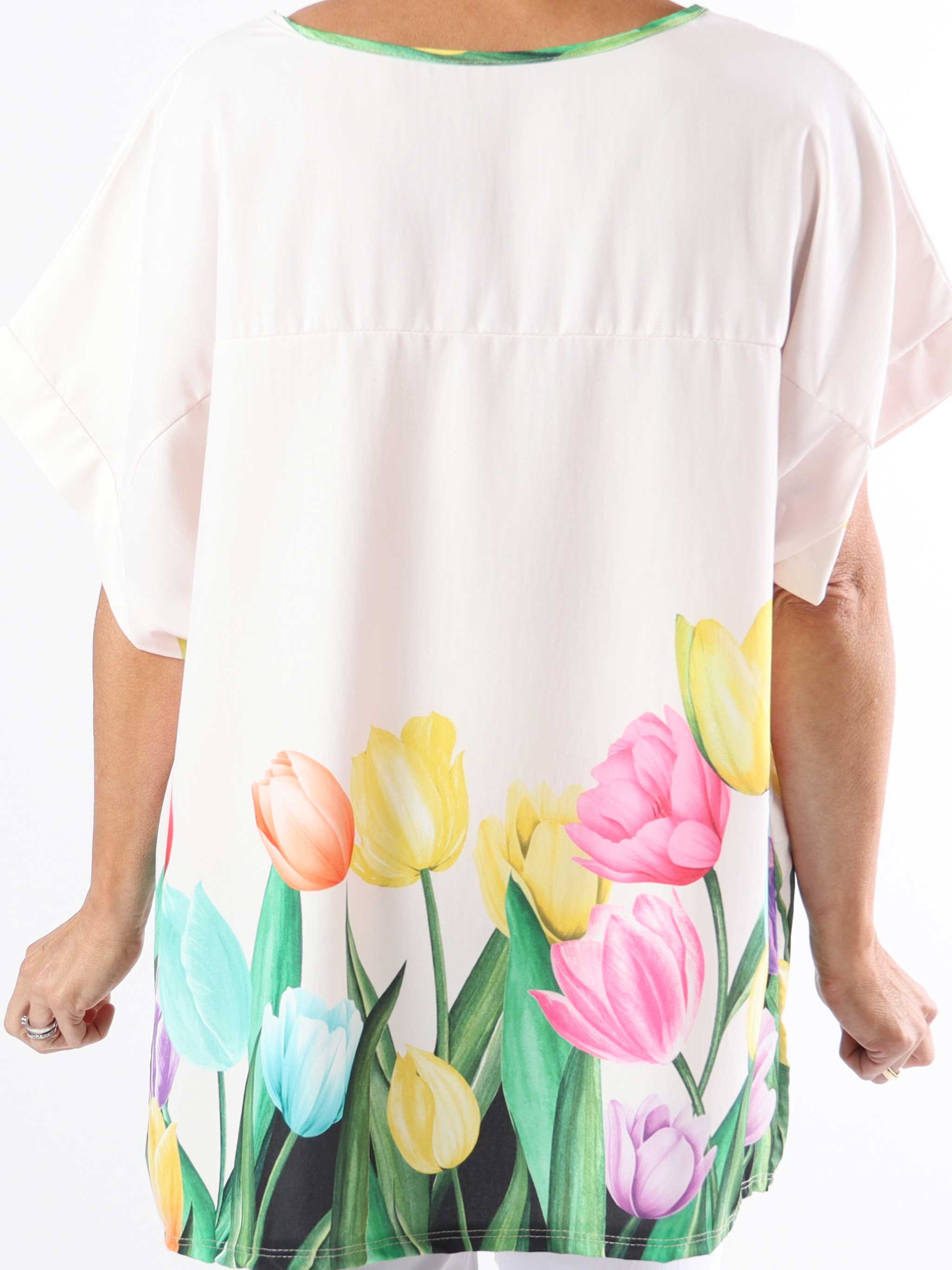 Montana - Plus size-blus med korta ärmar och tulpanmotiv