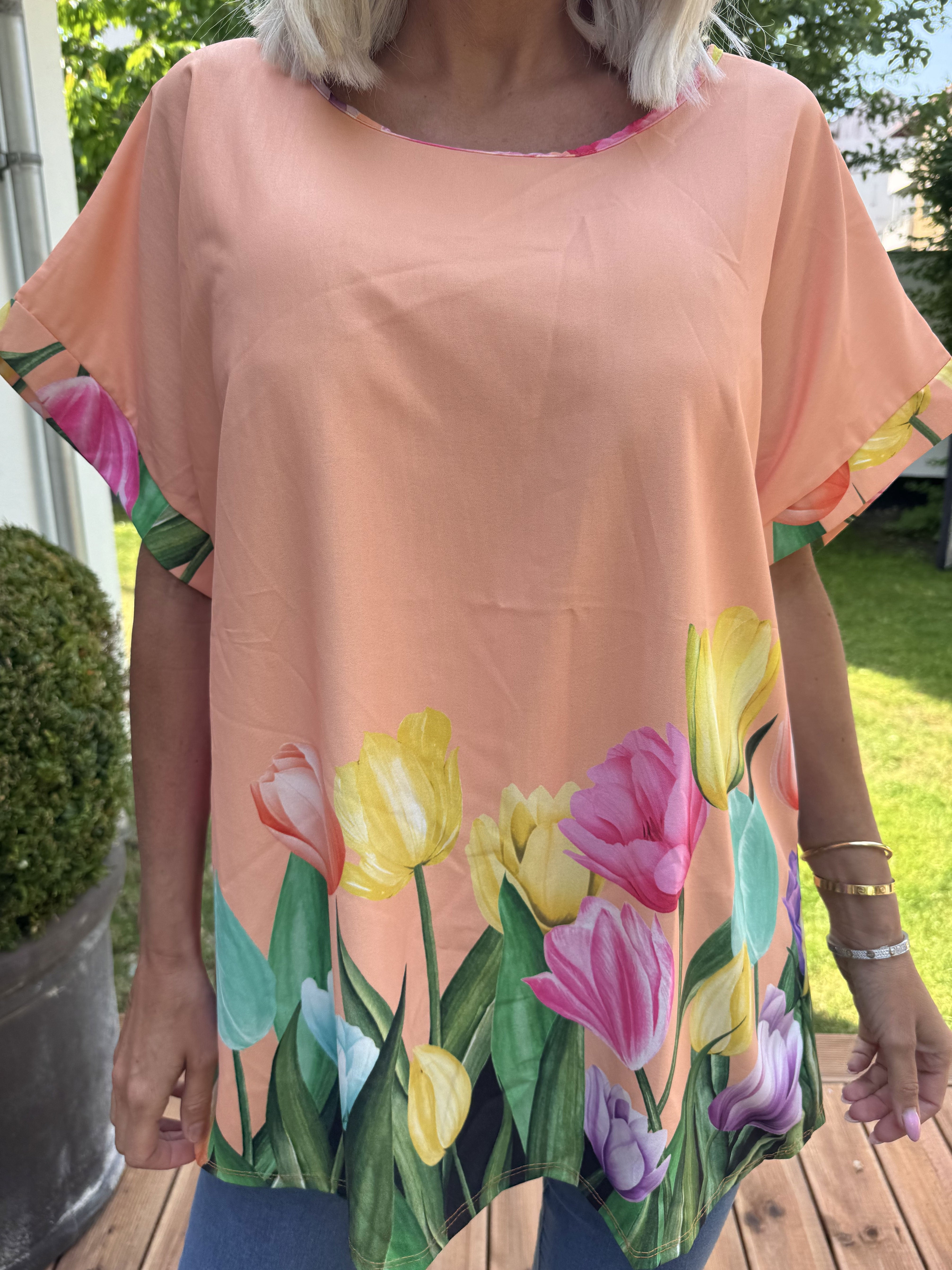 Montana - Blus med kort ärm och tulpanmotiv