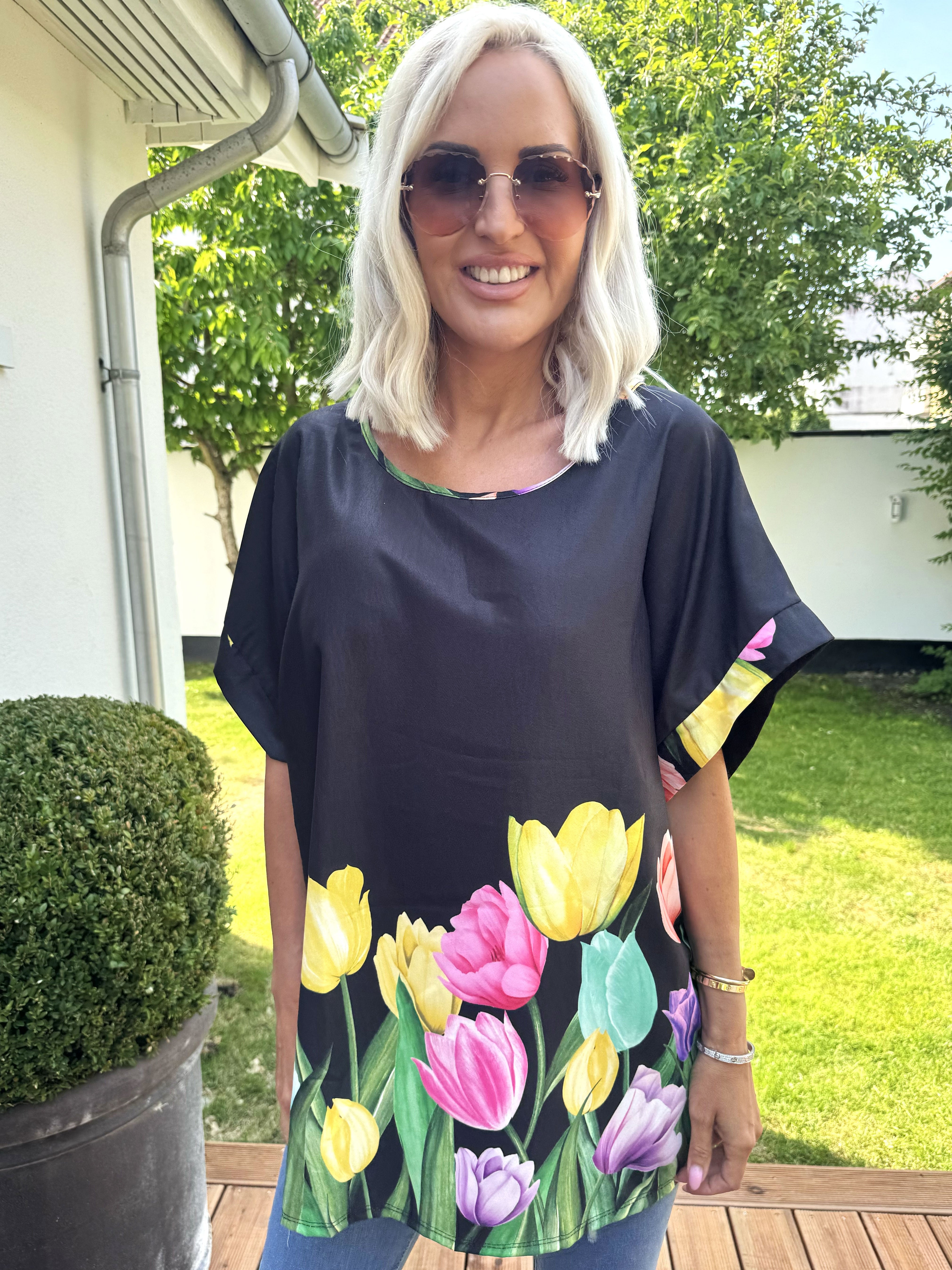 Montana - Blus med kort ärm och tulpanmotiv