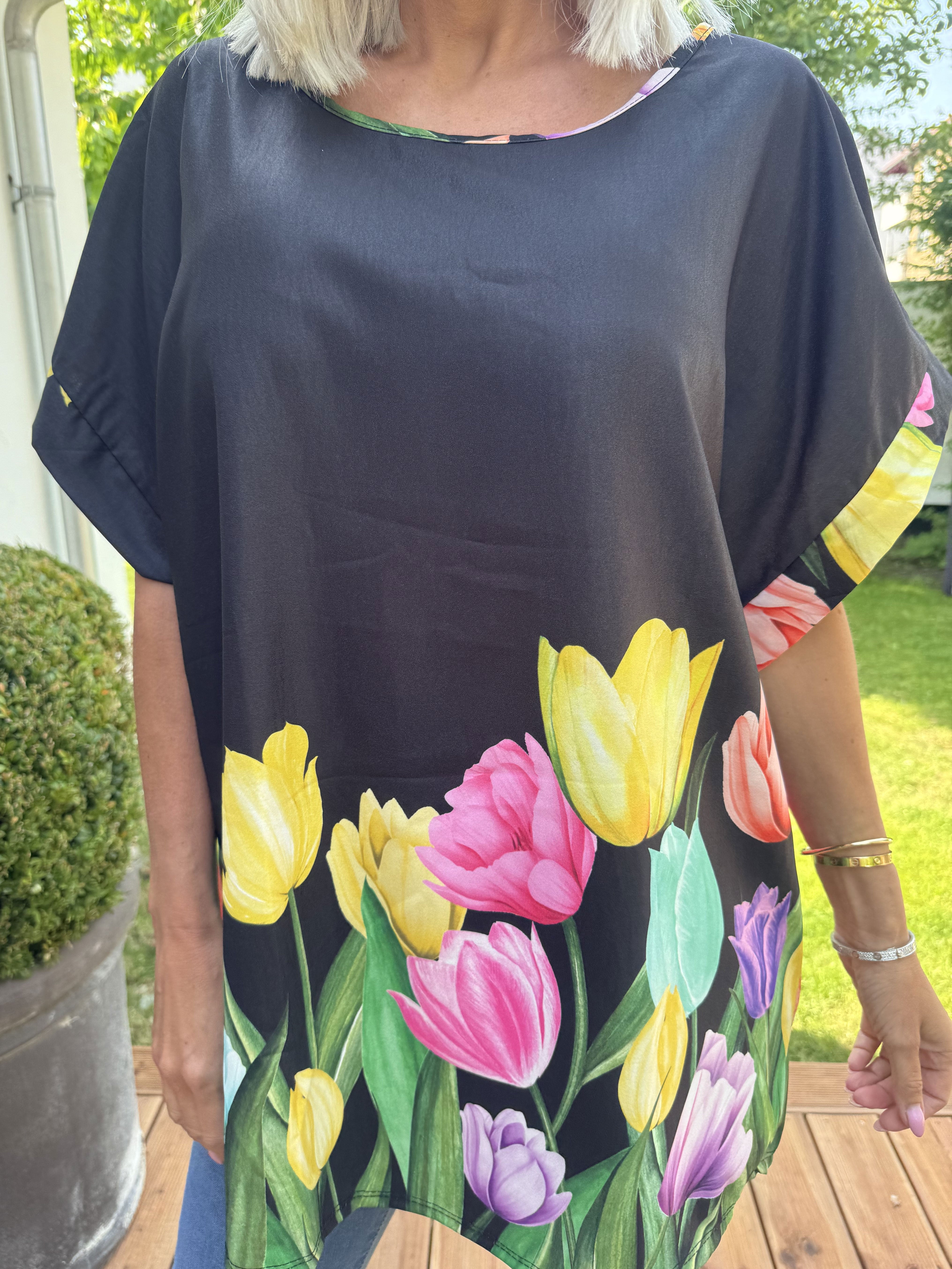 Montana - Blus med kort ärm och tulpanmotiv