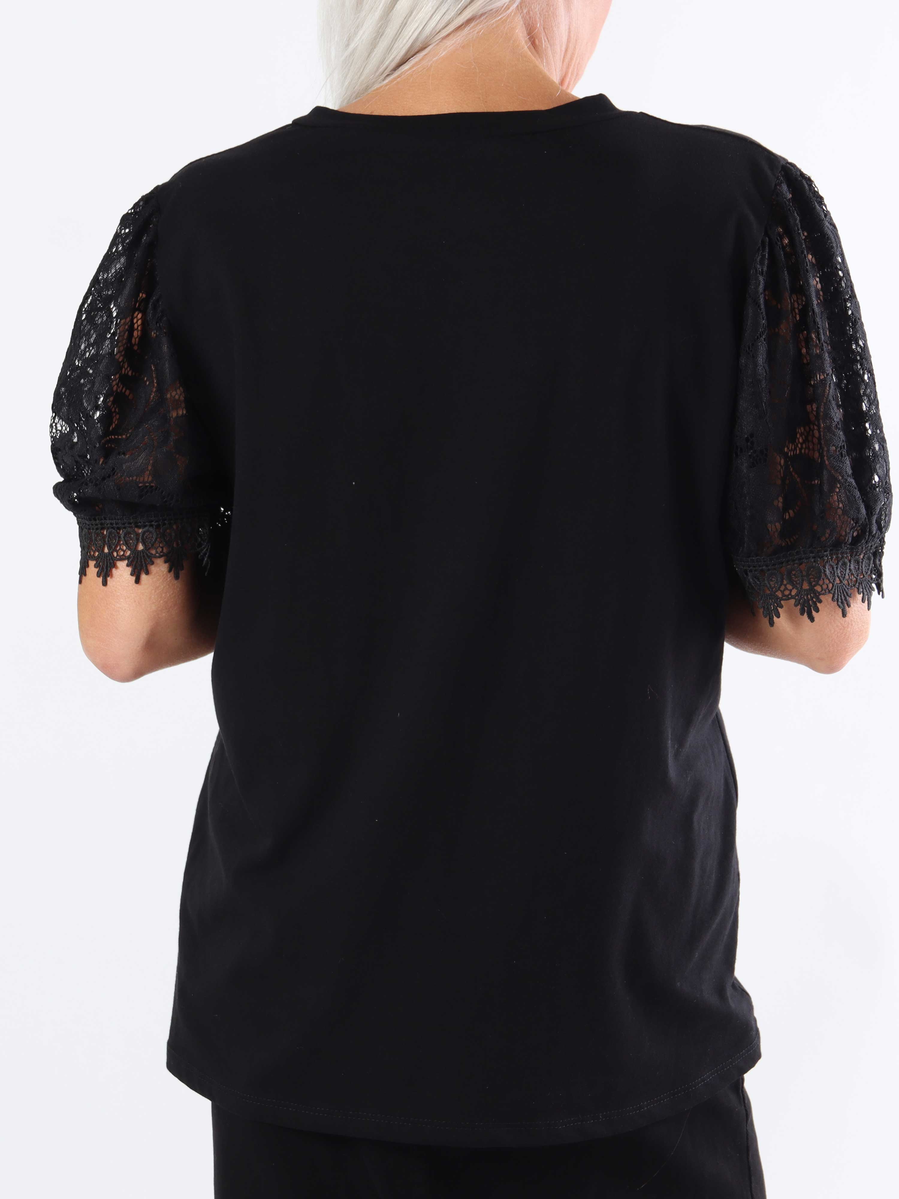 Nadine - Plus size t-shirt med ärmar i spets