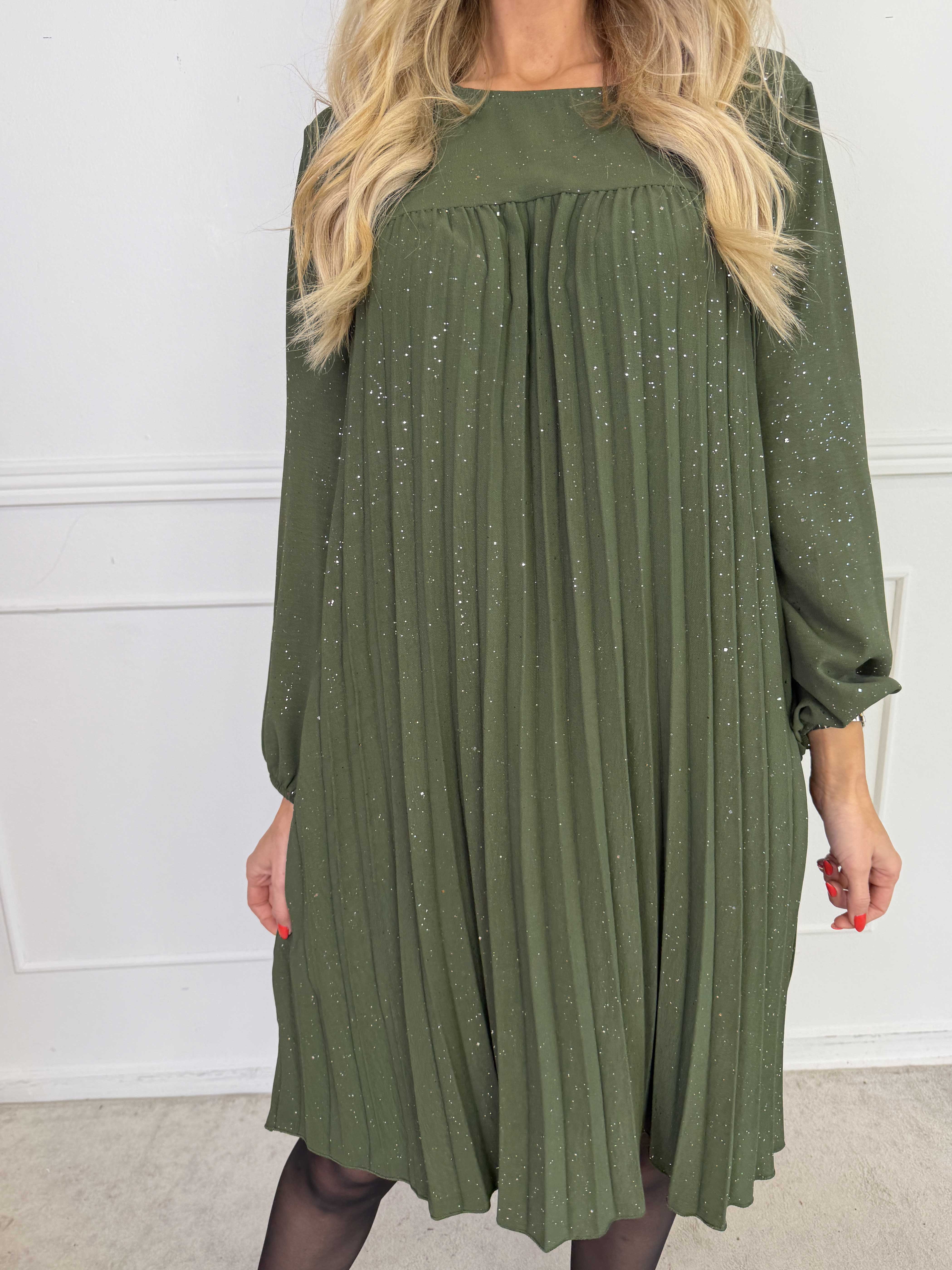 Nancy Glitter Short L/S - Plisserad klänning med fickor och glitter