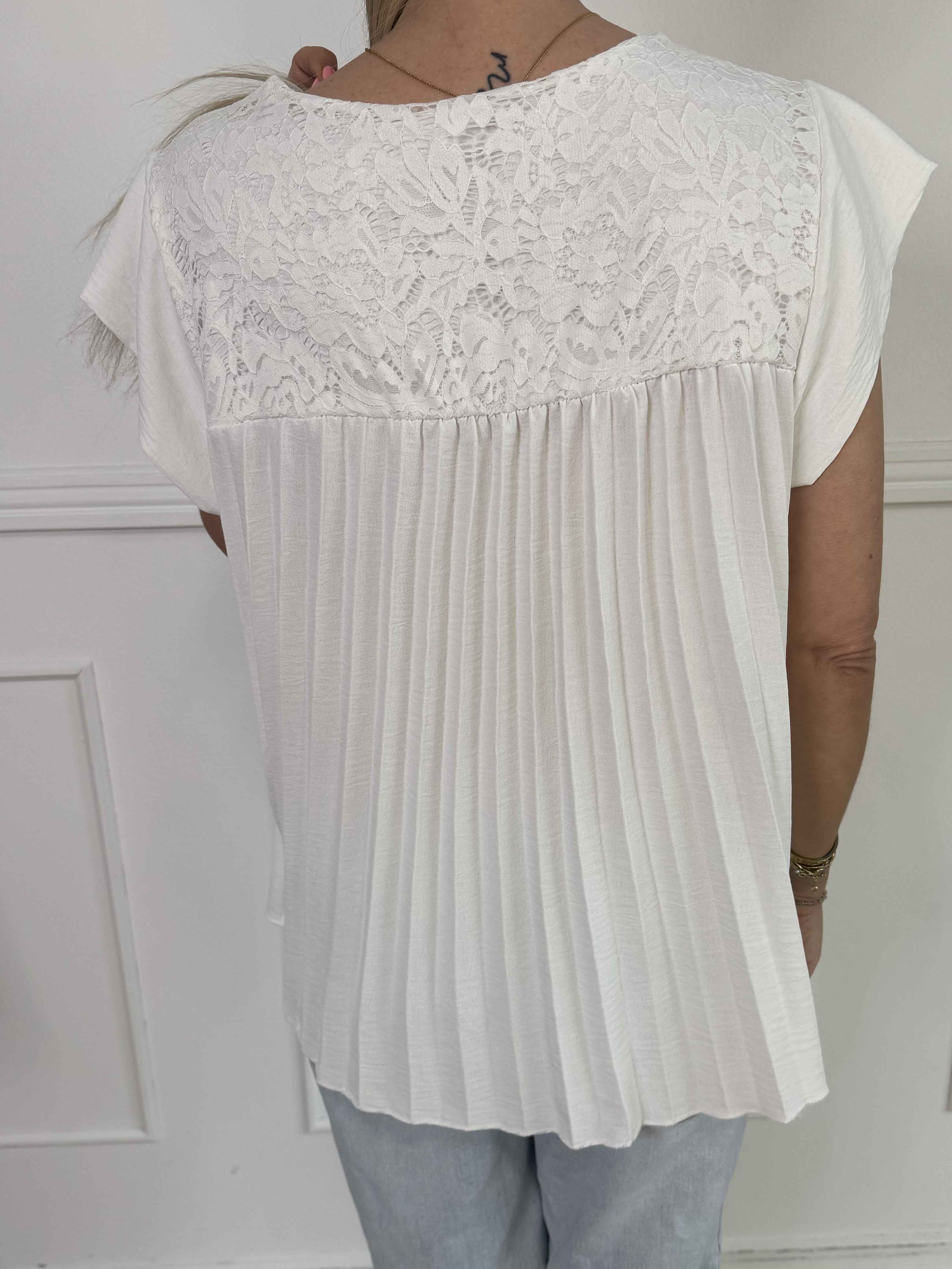 Nancy Lace Shirt - Sød tunika med plisseringer og blonde