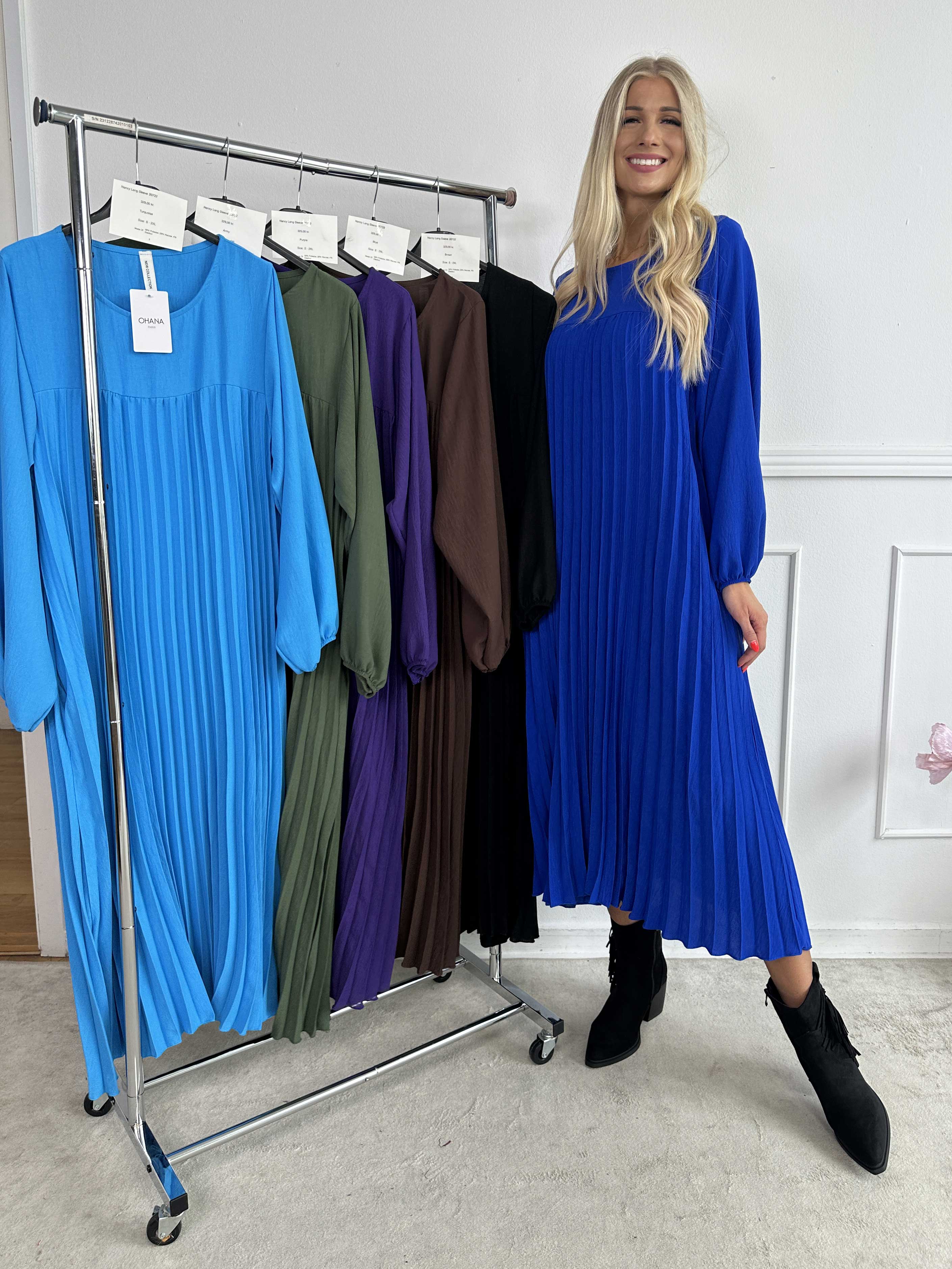 Nancy Long Sleeve - Lång klänning med plissering och fickor