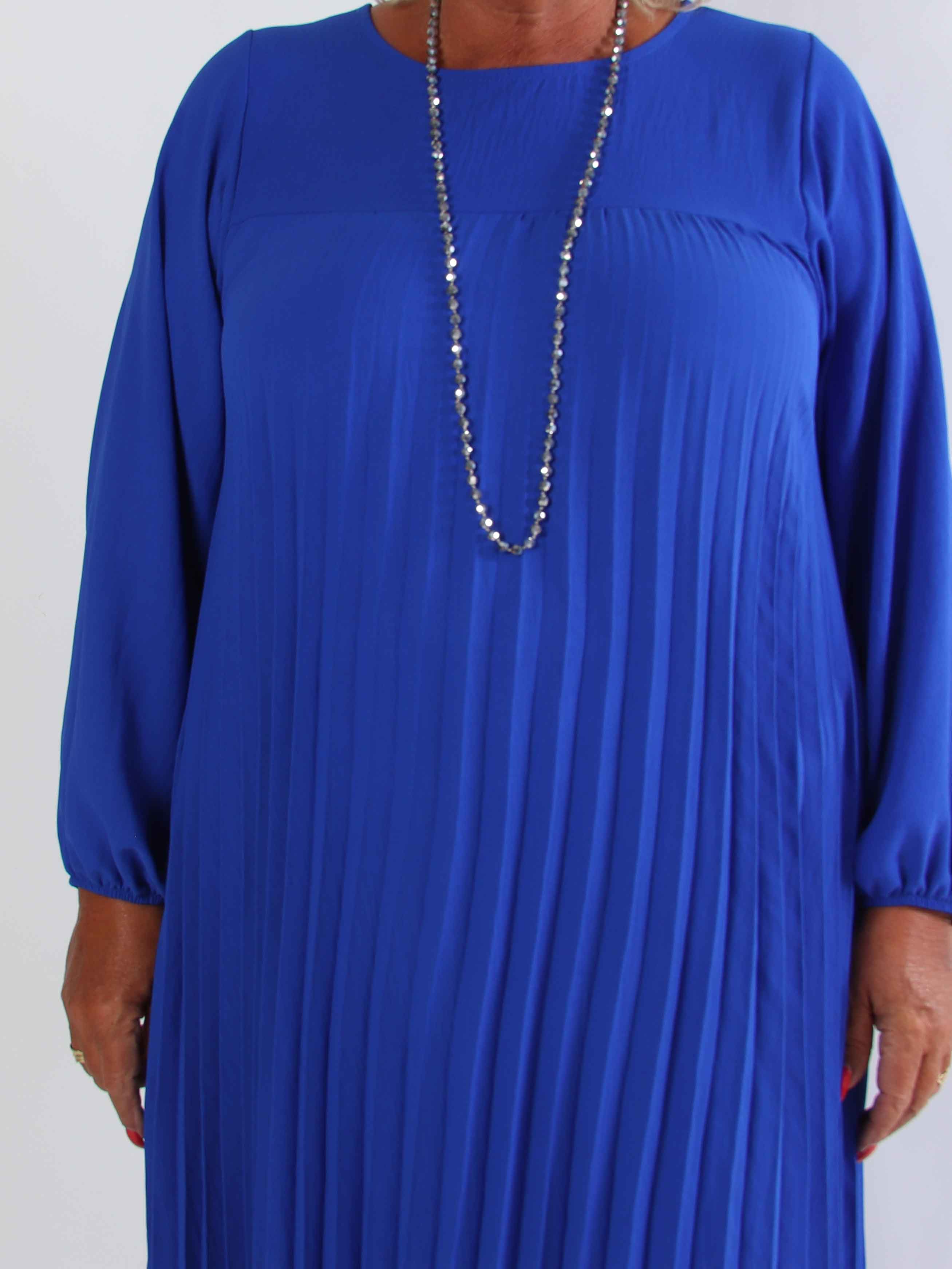 Nancy Long Sleeve - Lång plus size klänning med plissering och fickor