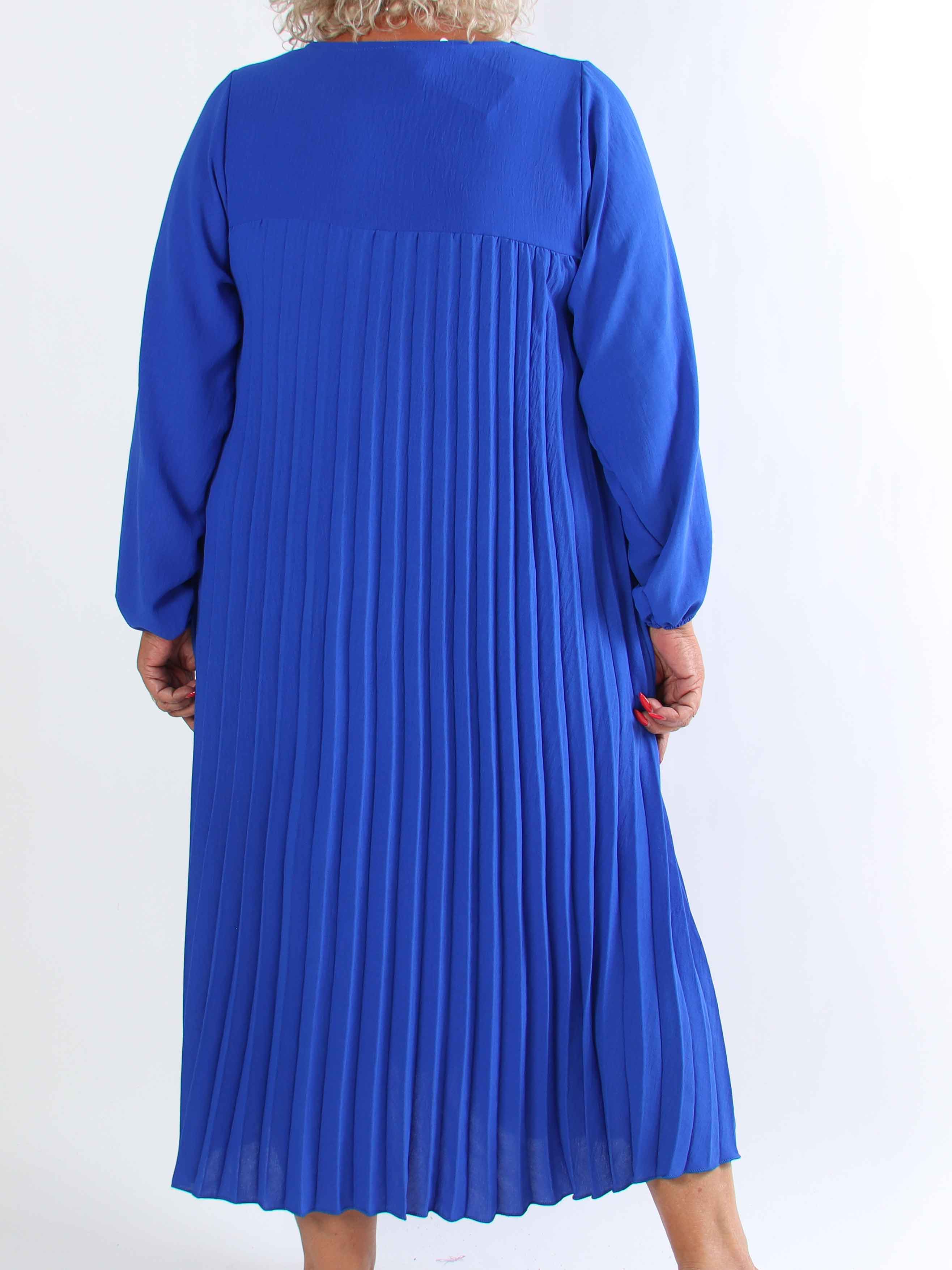 Nancy Long Sleeve - Lång plus size klänning med plissering och fickor