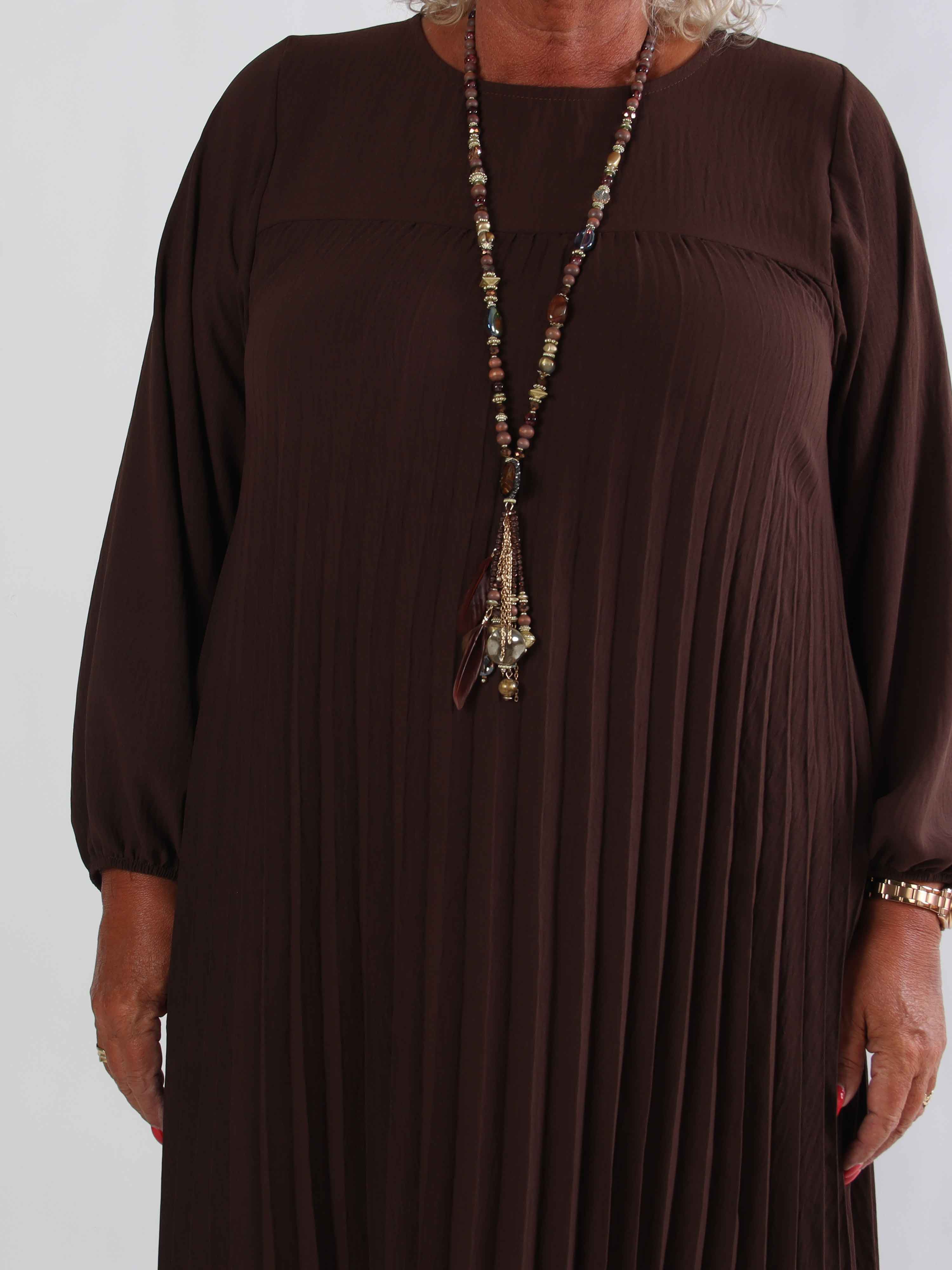 Nancy Long Sleeve - Lång plus size klänning med plissering och fickor