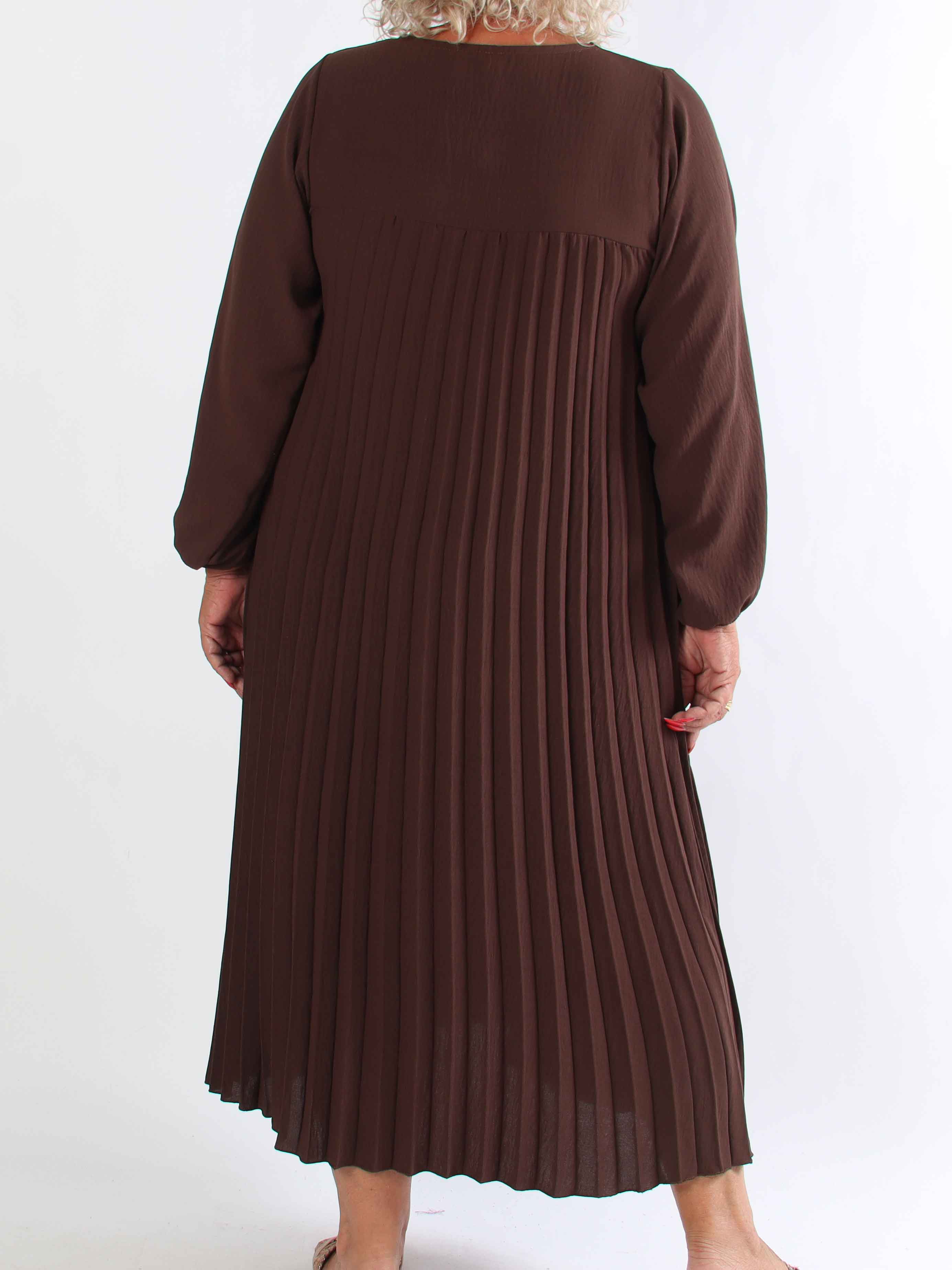 Nancy Long Sleeve - Lång plus size klänning med plissering och fickor