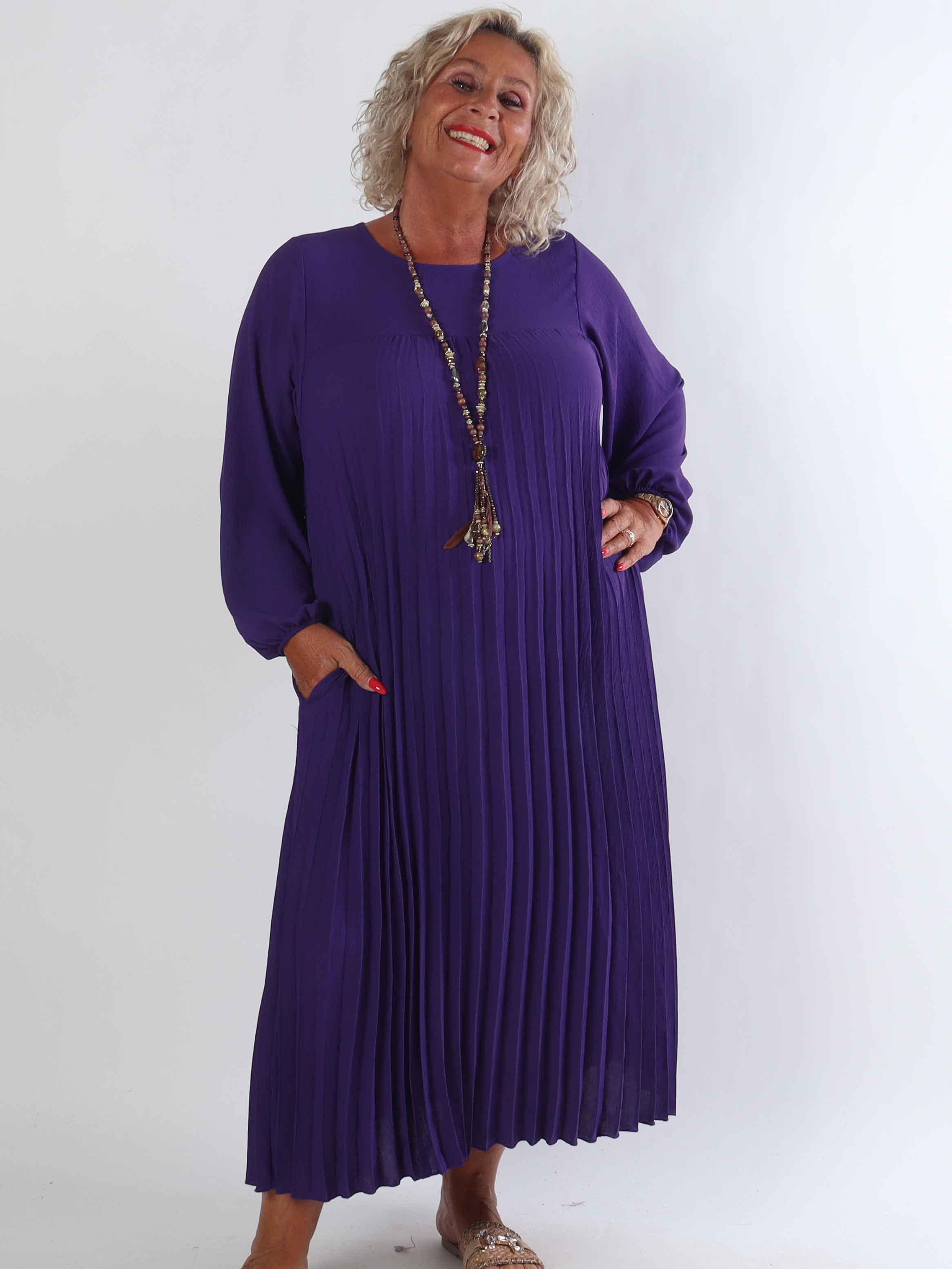 Nancy Long Sleeve - Lång plus size klänning med plissering och fickor