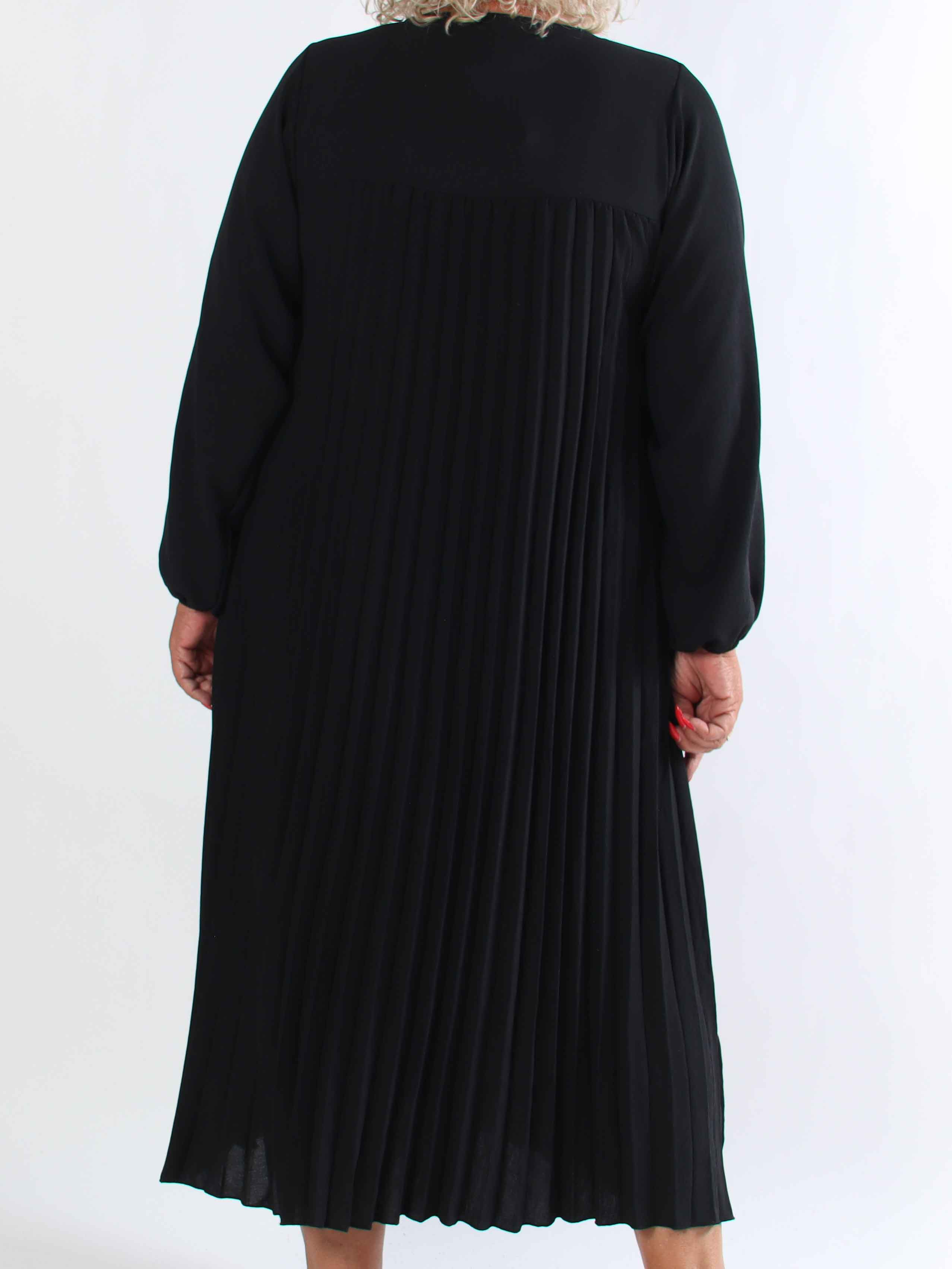Nancy Long Sleeve - Lång plus size klänning med plissering och fickor