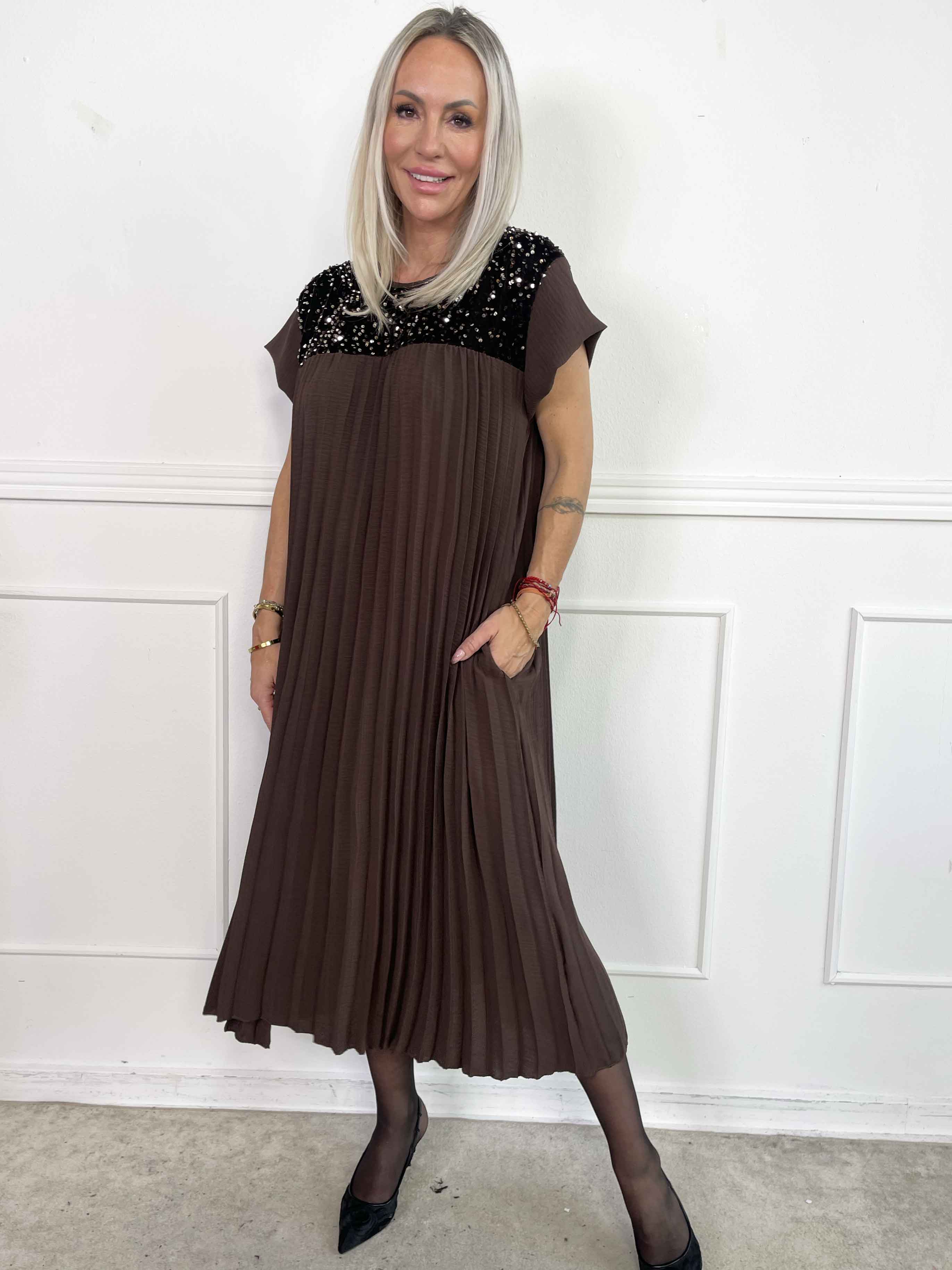 Nancy Party - Lång plisserad klänning med paljetter och sammet