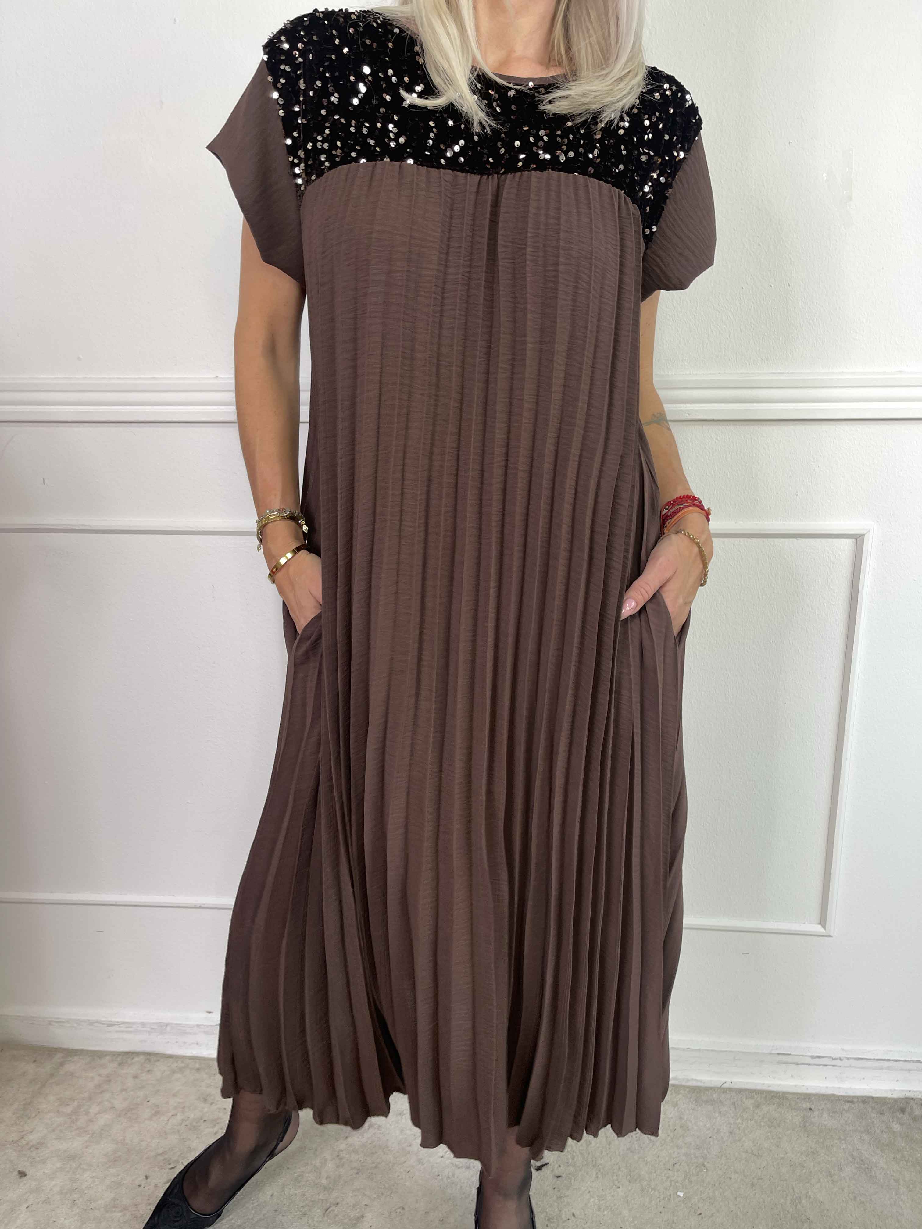 Nancy Party - Lång plisserad klänning med paljetter och sammet