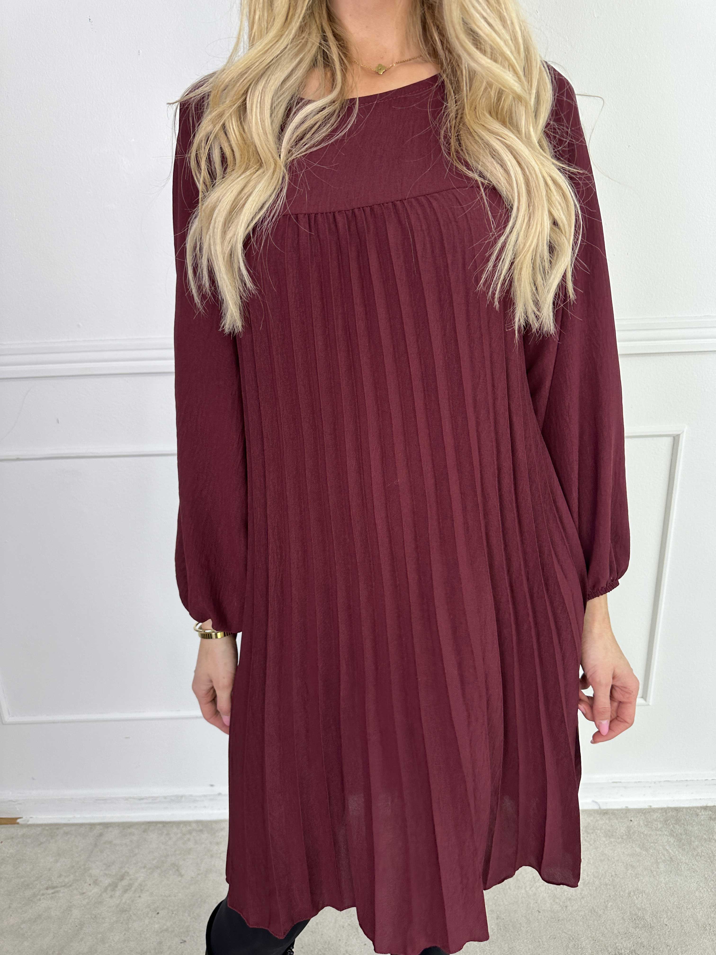 Nancy Short L/S - Klänning med plissering och fickor