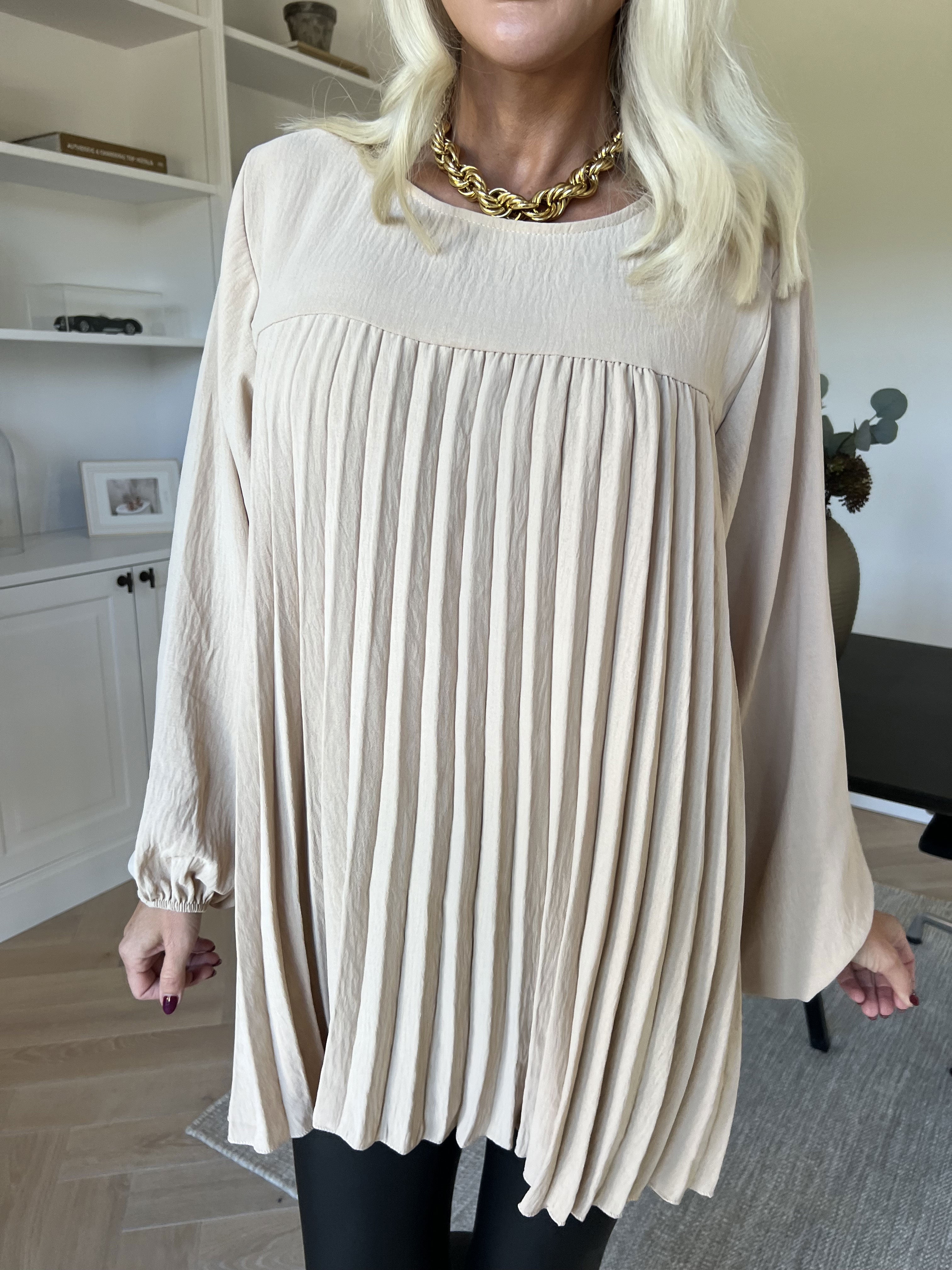 Nancy Shirt L/S - Söt blus med plissering