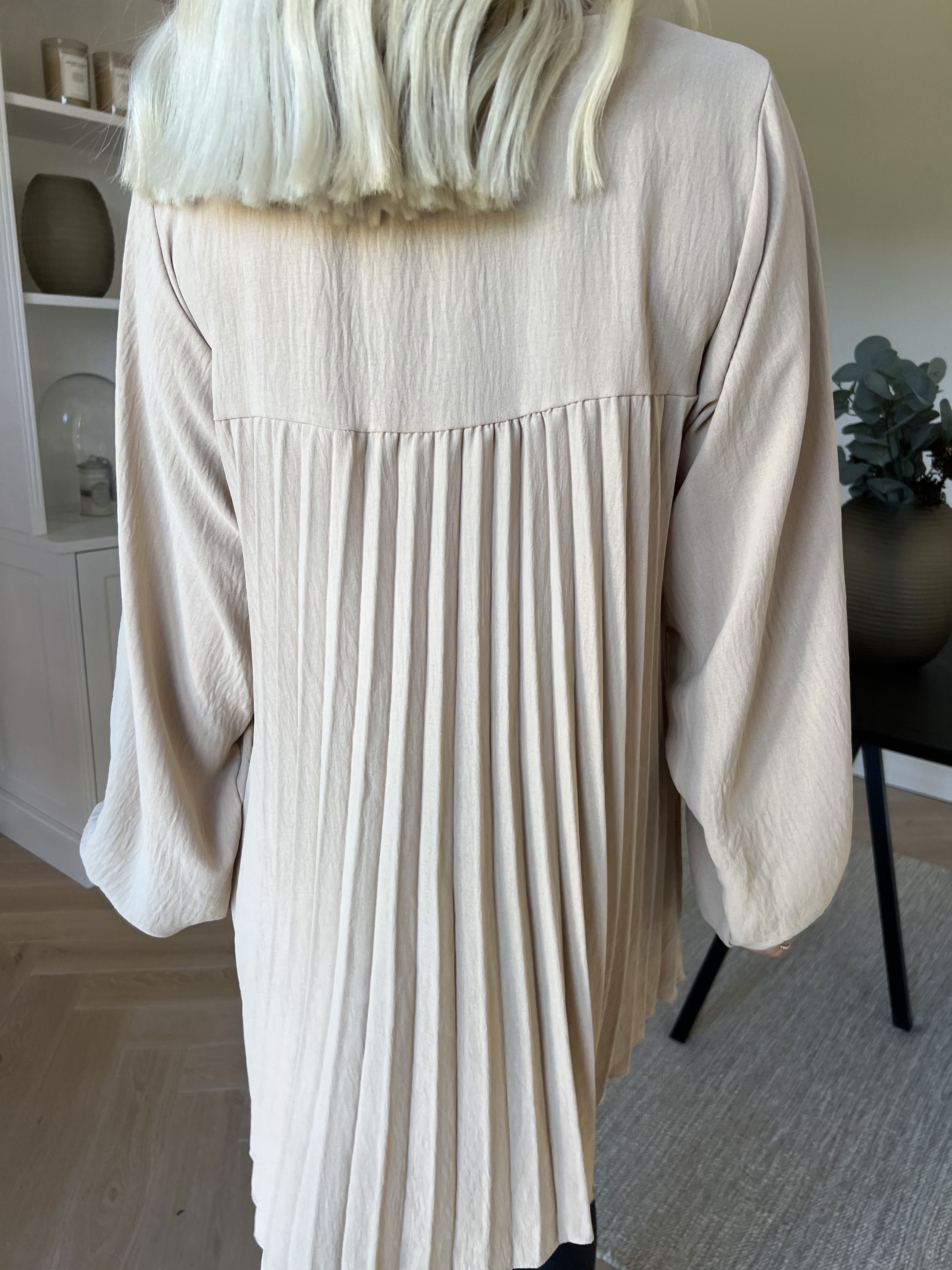 Nancy Shirt L/S - Söt blus med plissering