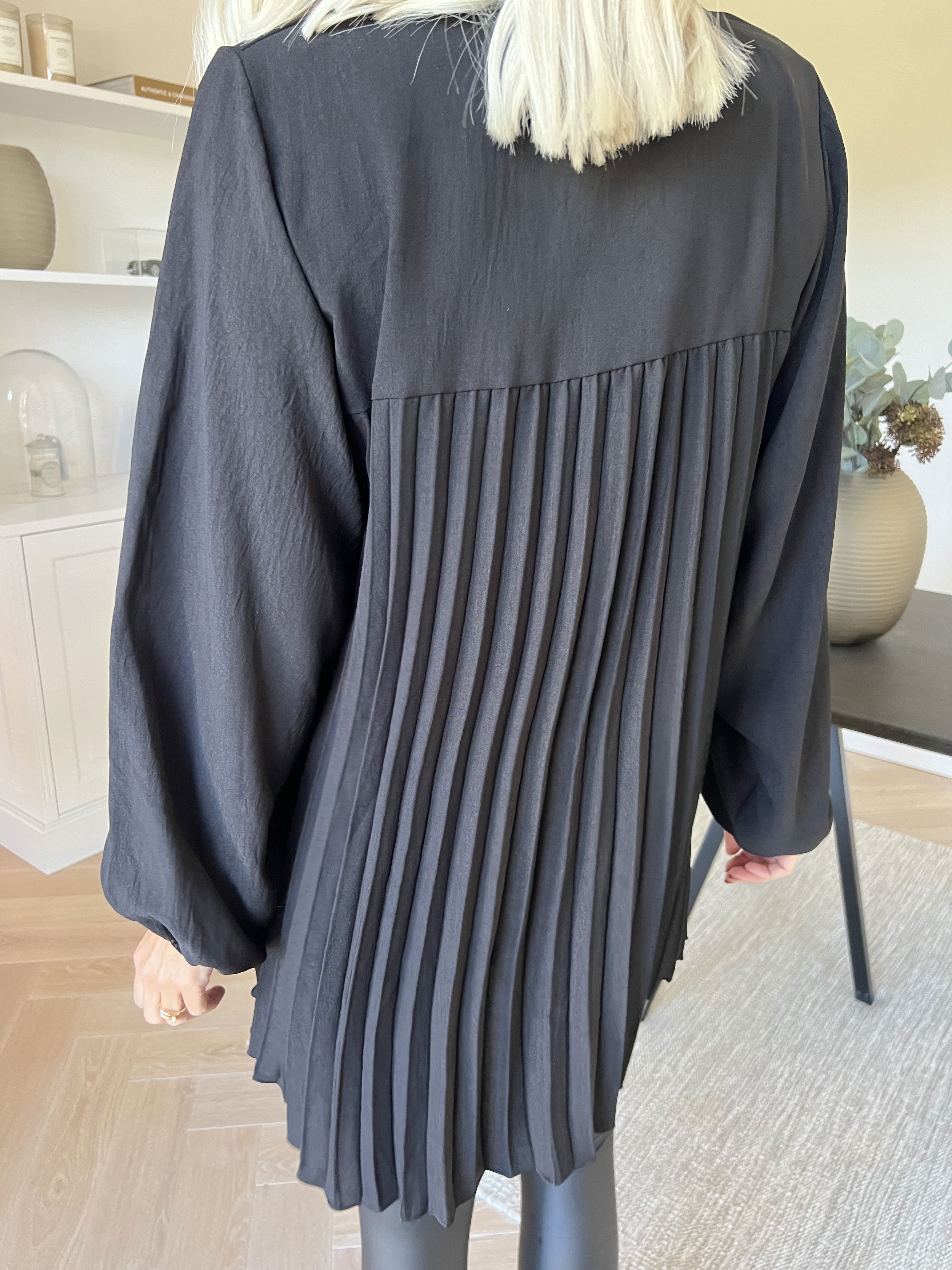 Nancy Shirt L/S - Söt blus med plissering