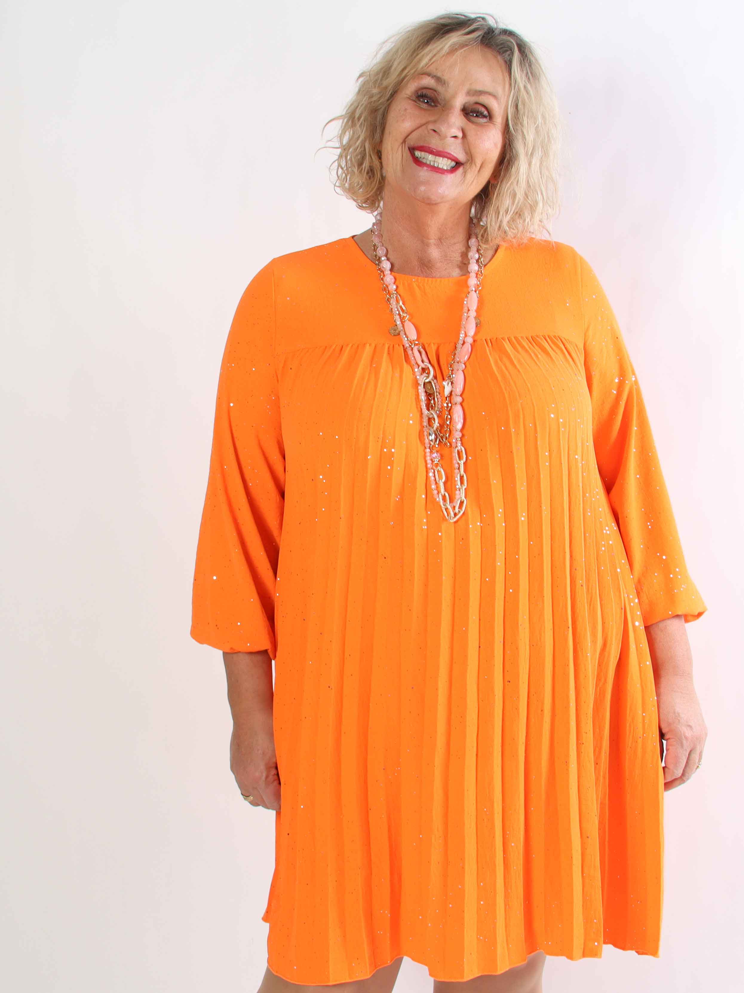 Nancy Glitter Short L/S - Plisserad plus size klänning med fickor och glitter