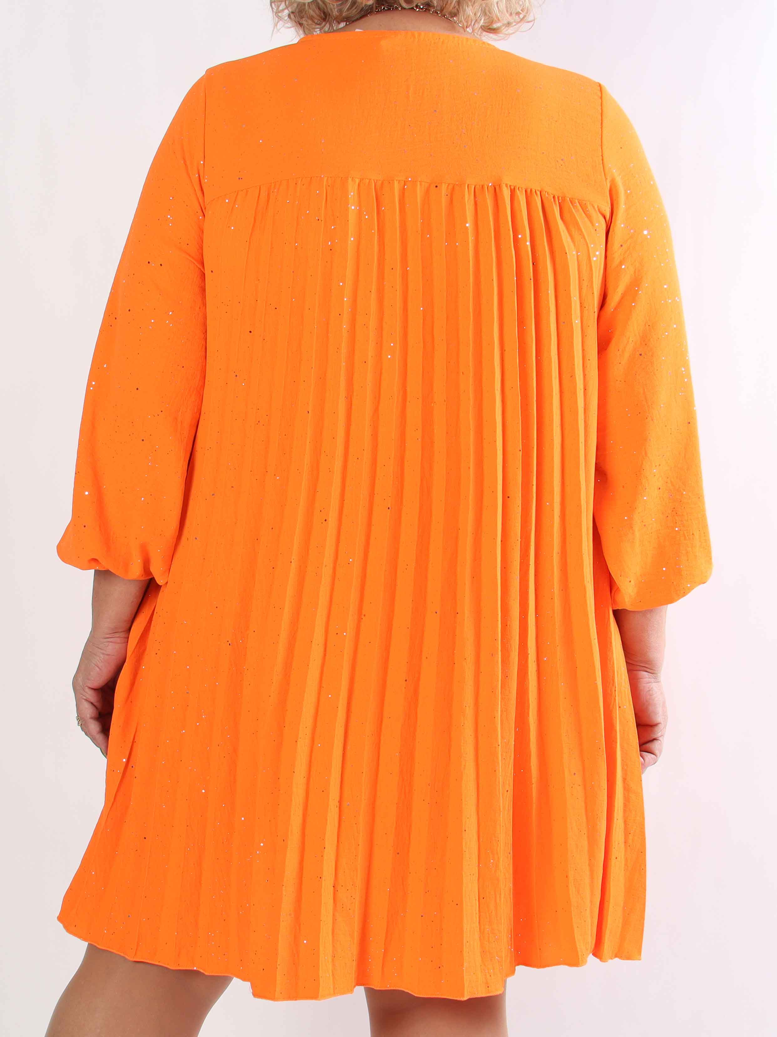 Nancy Glitter Short L/S - Plisserad plus size klänning med fickor och glitter