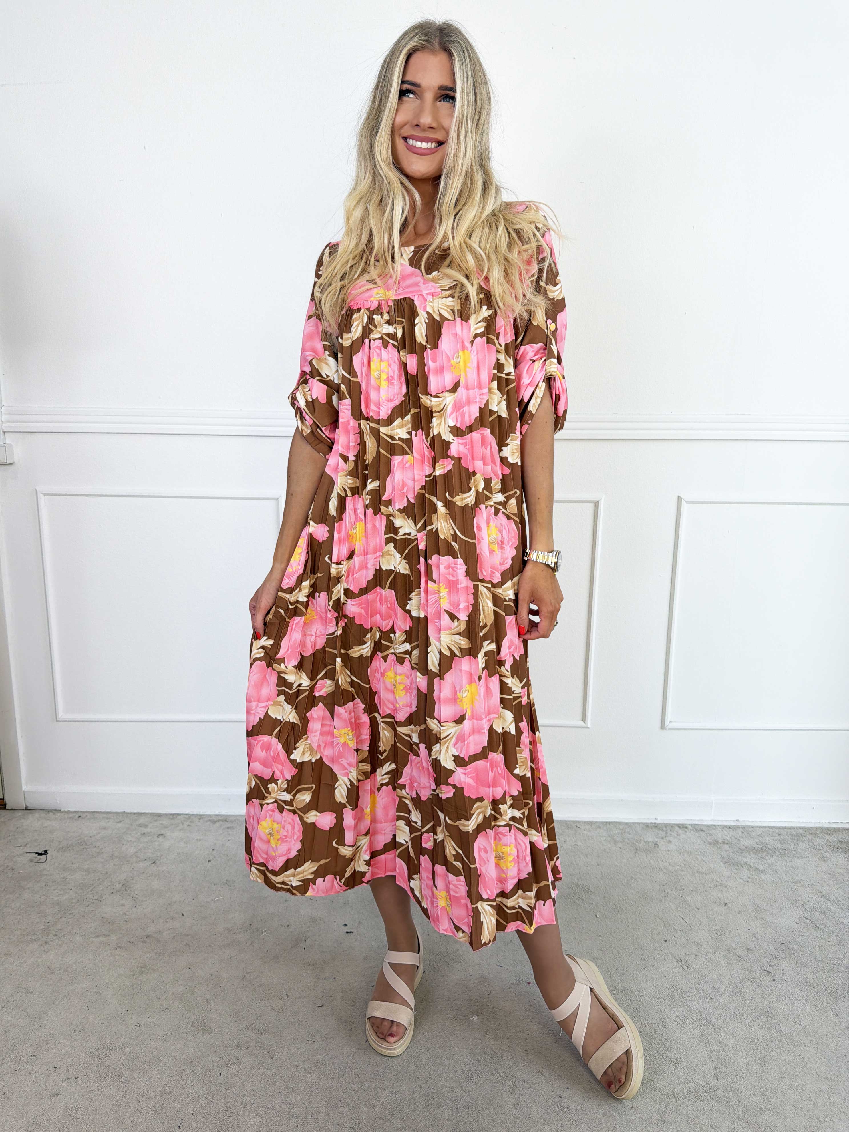 Nannie Botanic - Lang plisseret kjole med blomstermotiver