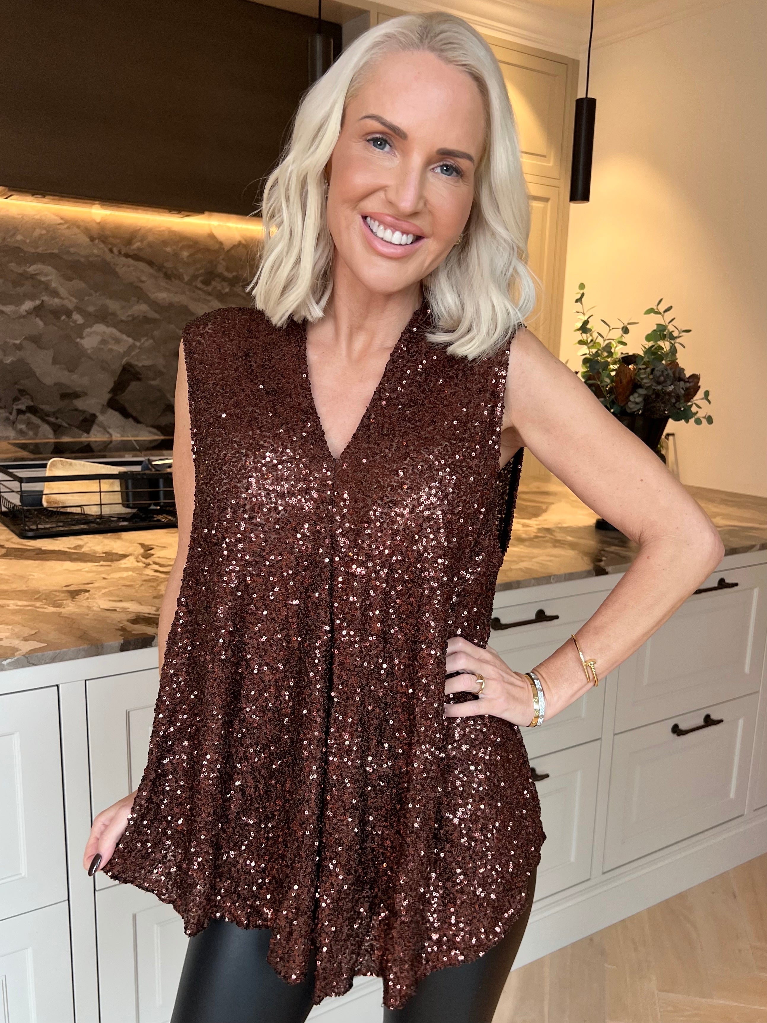 Natalie - Stretchig topp med fina paljetter som ger en festlig och glamorös look