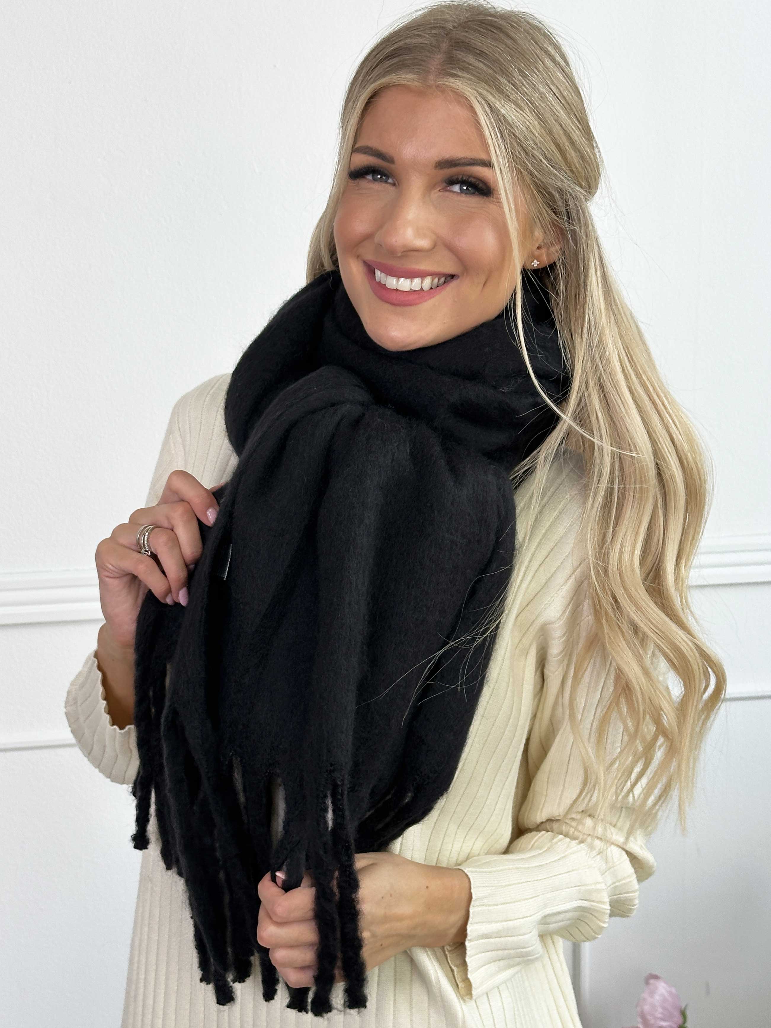 Nevaeh - Mjuk halsduk i viskos och ull