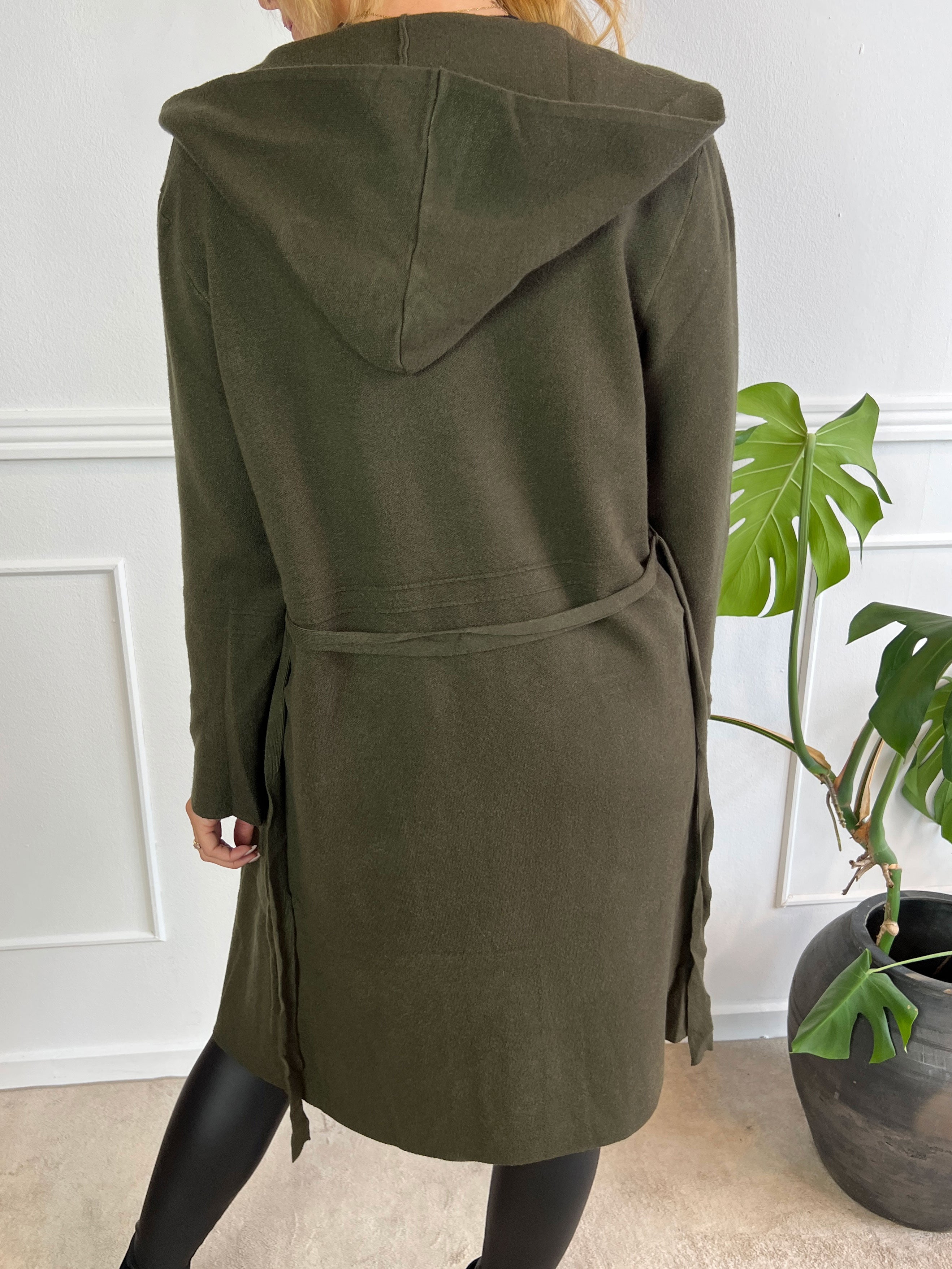 Nina -  Mjuk kofta med huva och knytband