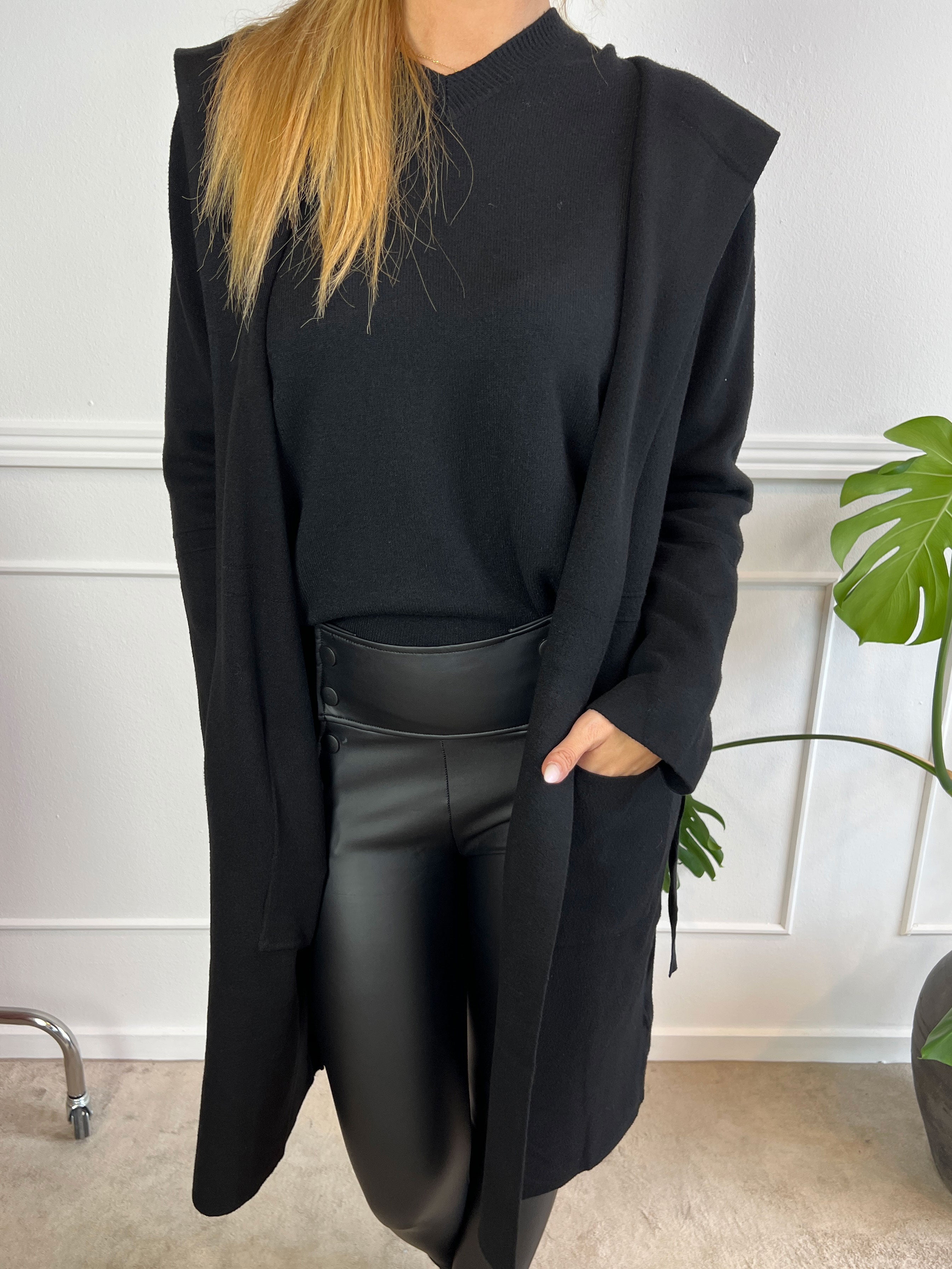 Nina -  Mjuk kofta med huva och knytband