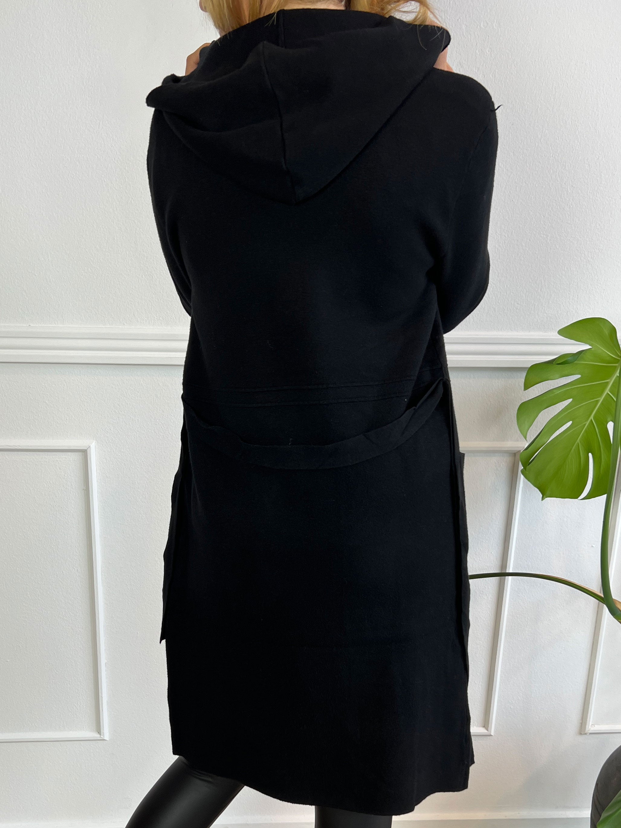 Nina -  Mjuk kofta med huva och knytband