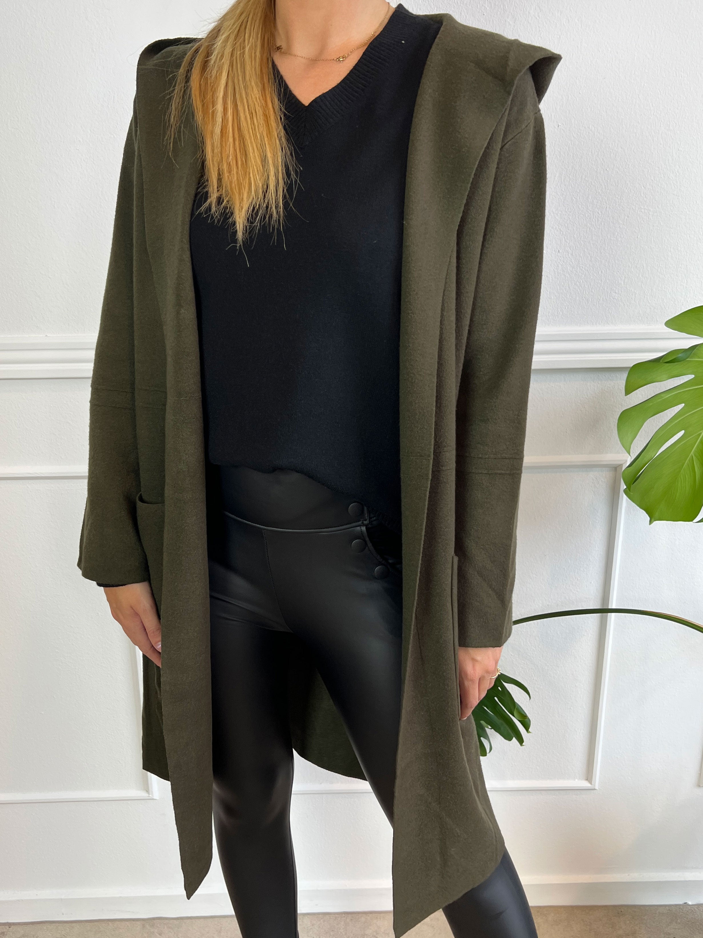 Nina -  Mjuk kofta med huva och knytband