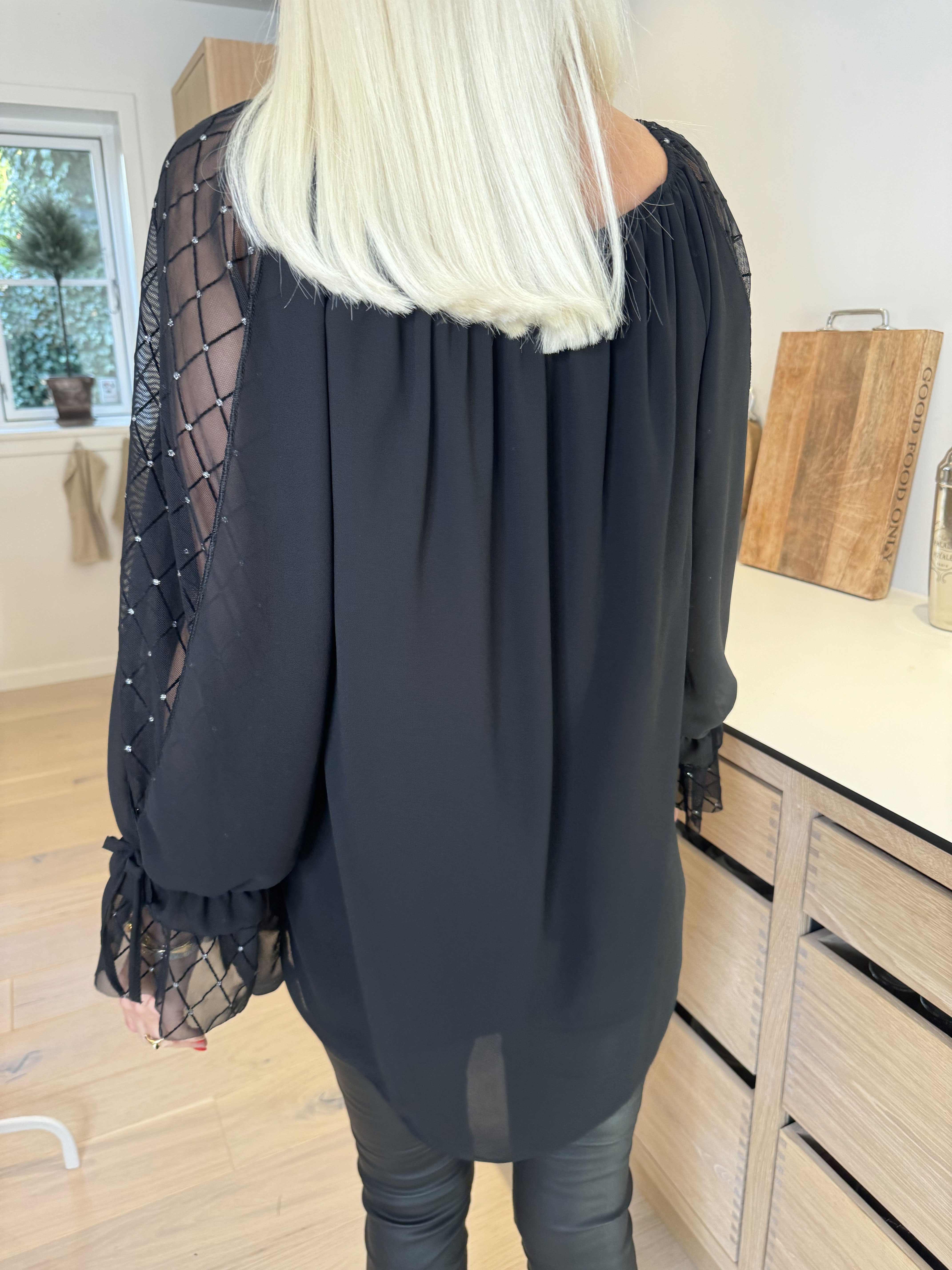 Ninell - Chiffongtunika med vackra ärmar