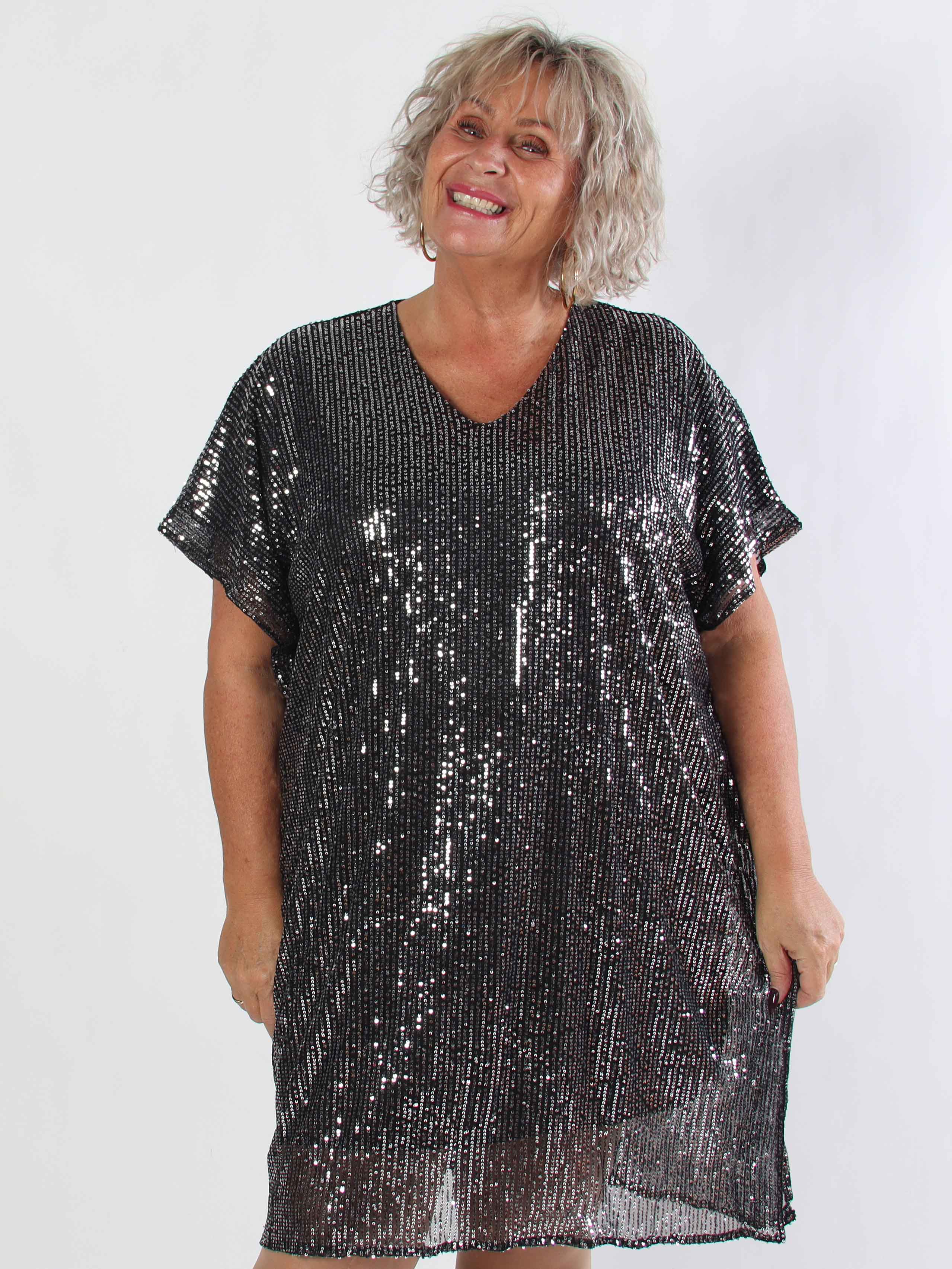 Norian - Festlig plus size tunikakjole med pailletter og v-udskæring