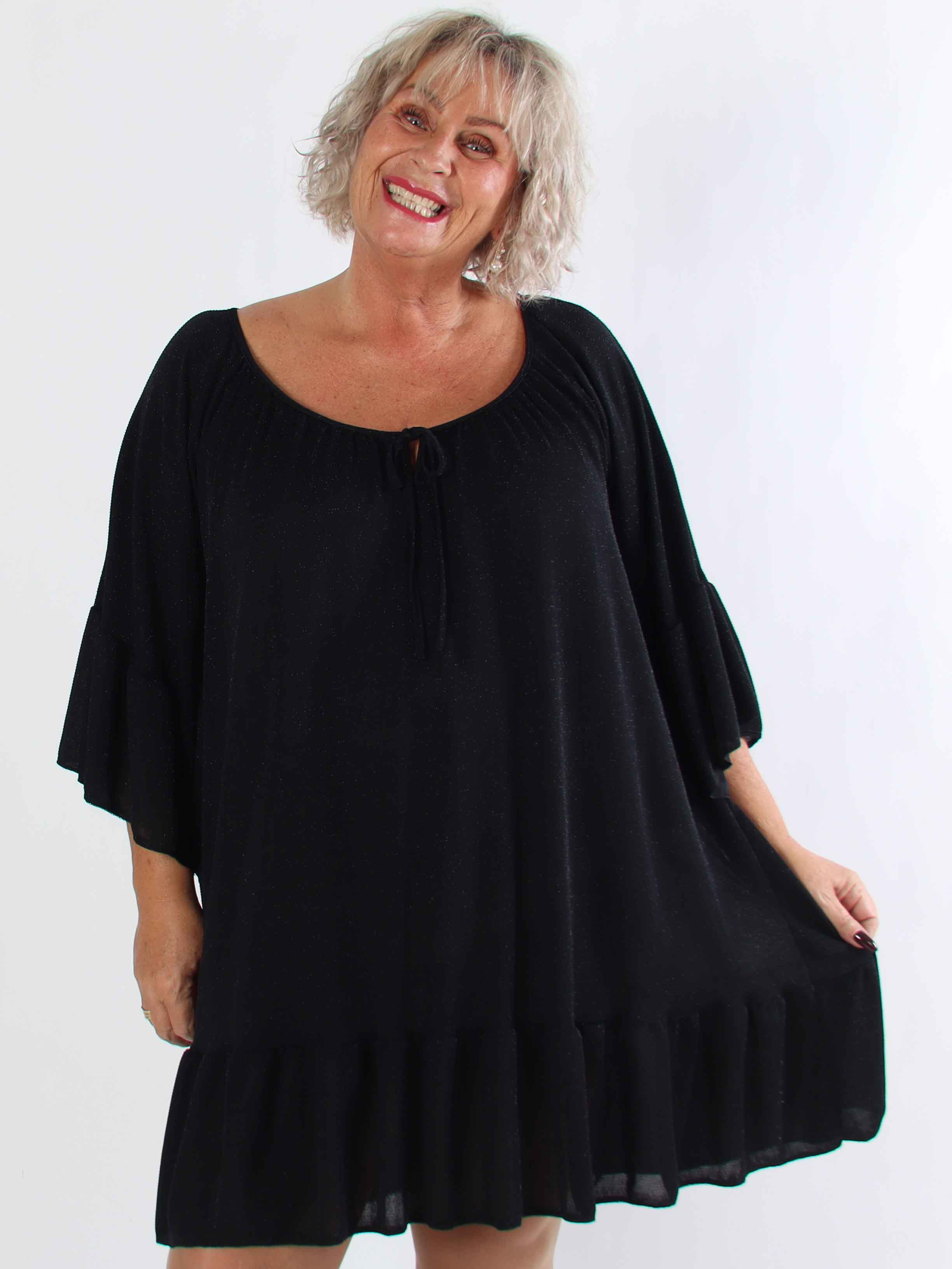 Novia Glitter - Elastisk plus size klänning med glittertrådar och volanger