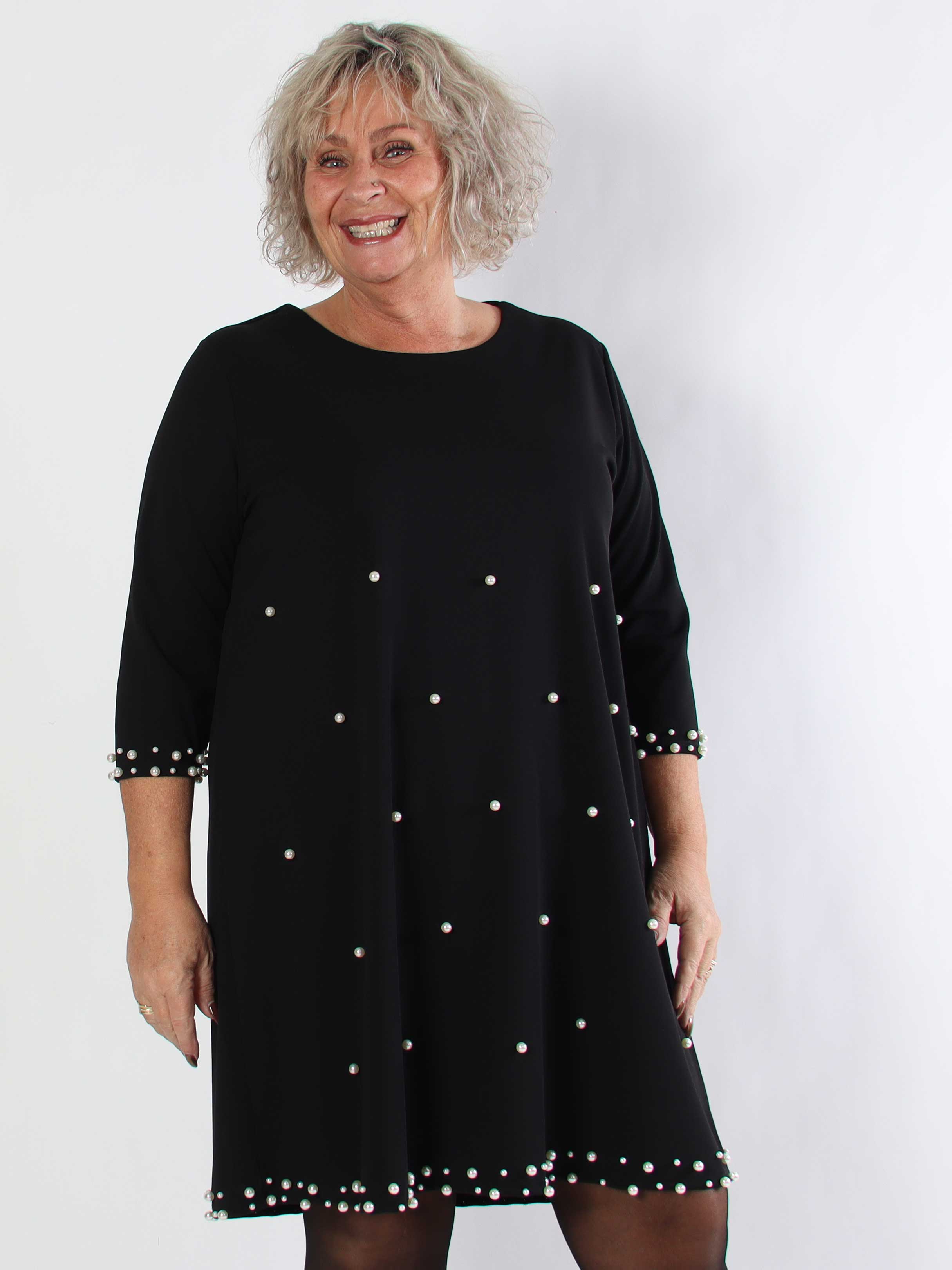 Obi - Klassisk plus size kjole med fine perler