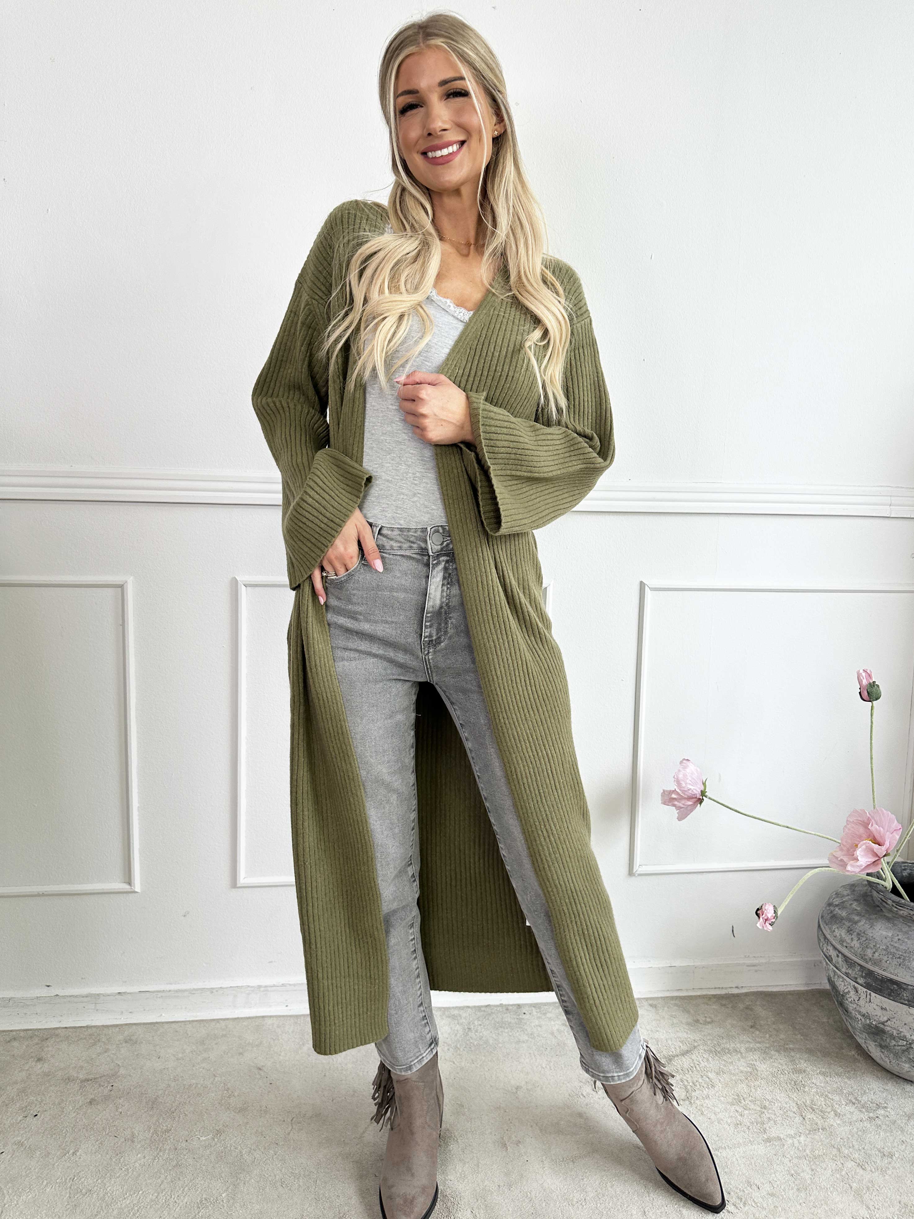 Olava - Lång ribbstickad kofta