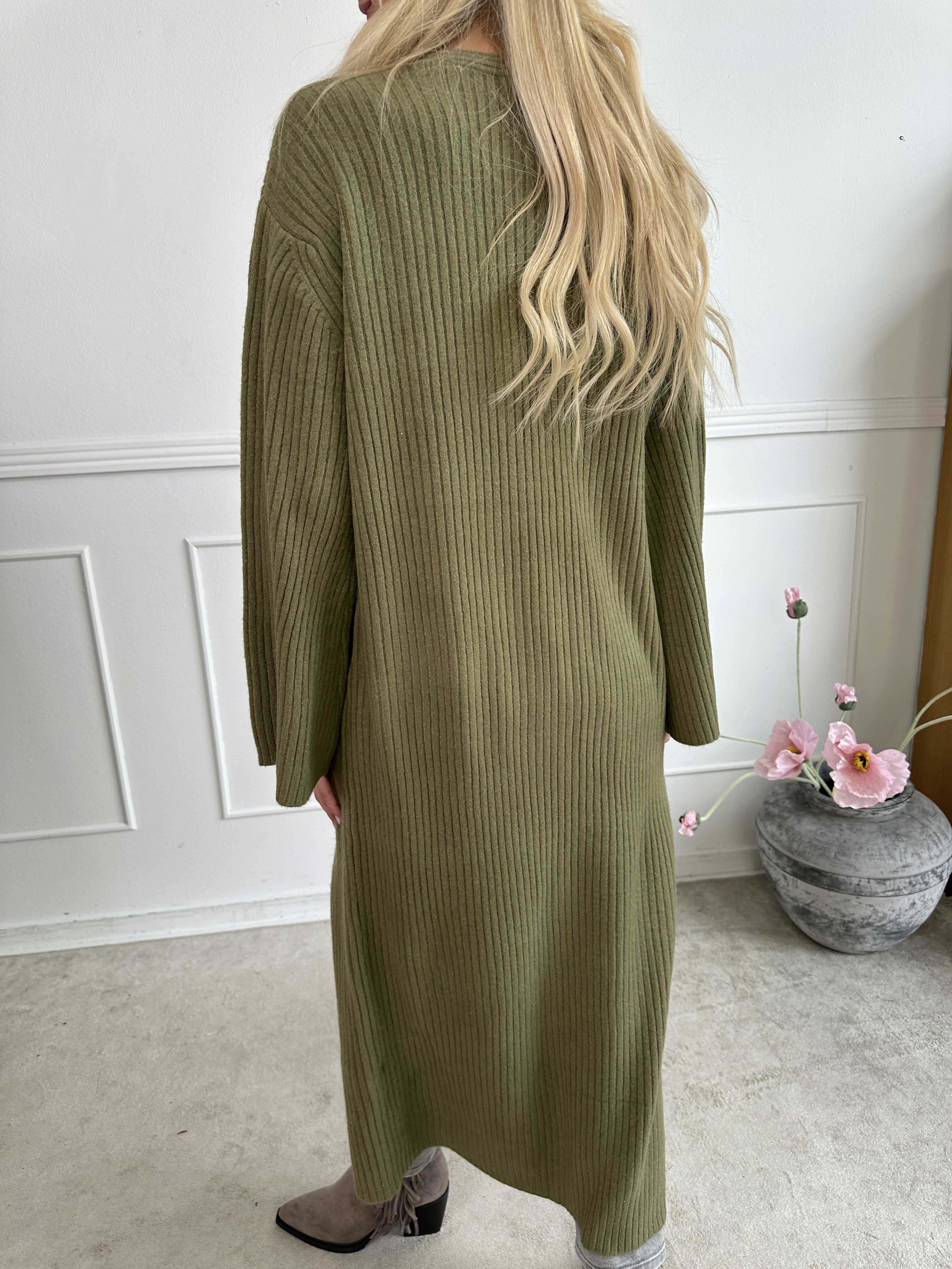 Olava - Lång ribbstickad kofta