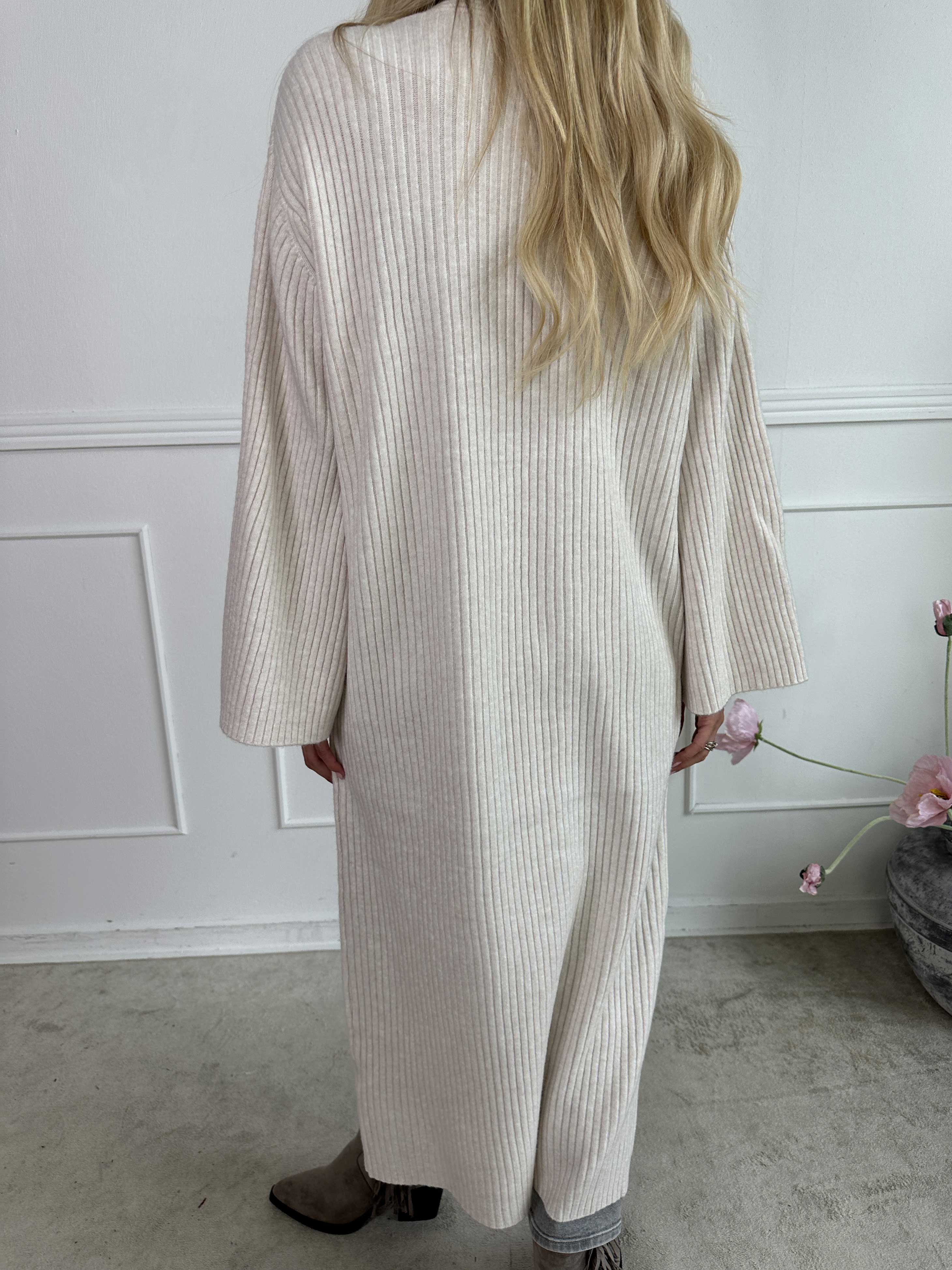 Olava - Lång ribbstickad kofta