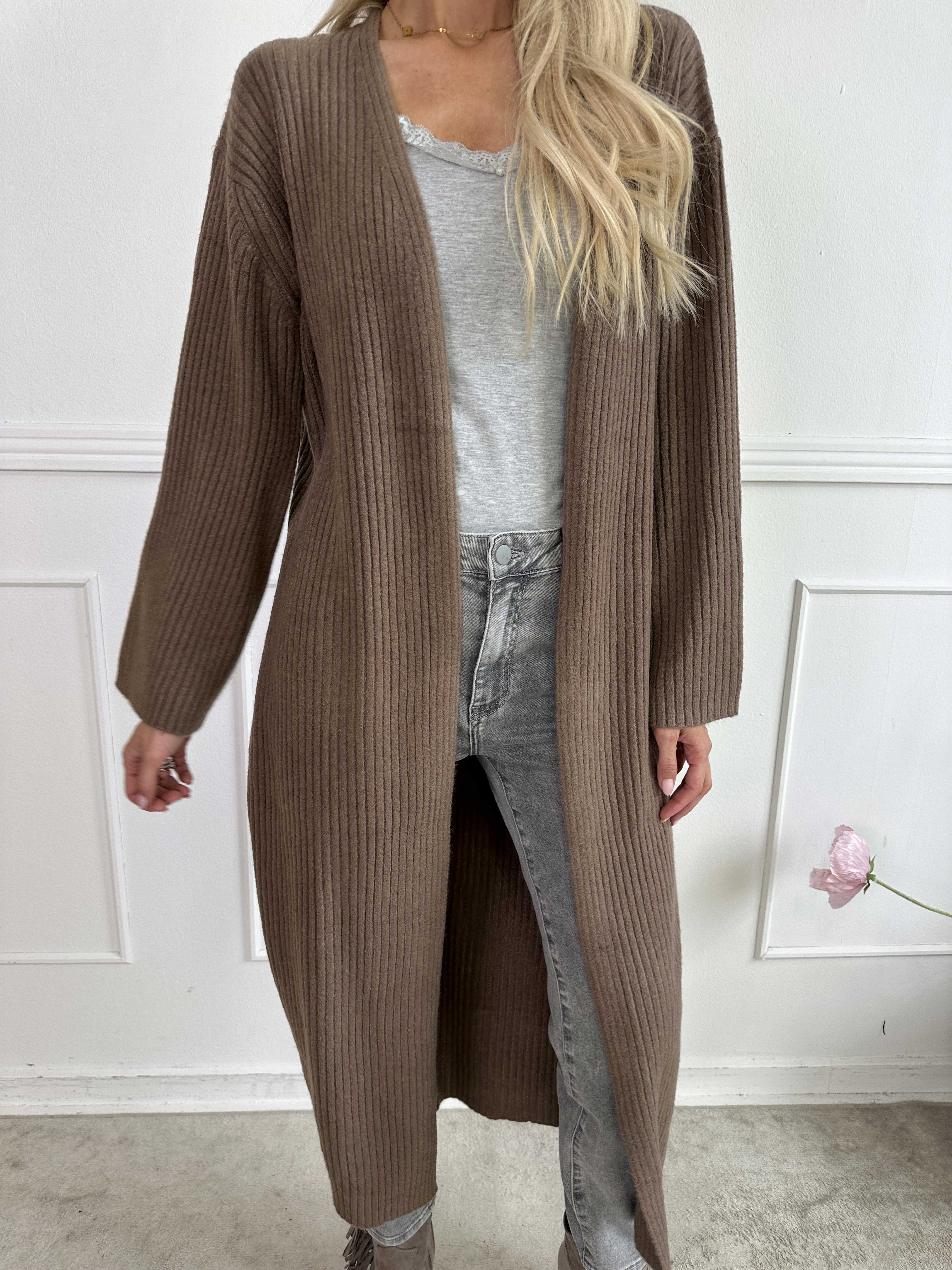 Olava - Lång ribbstickad kofta