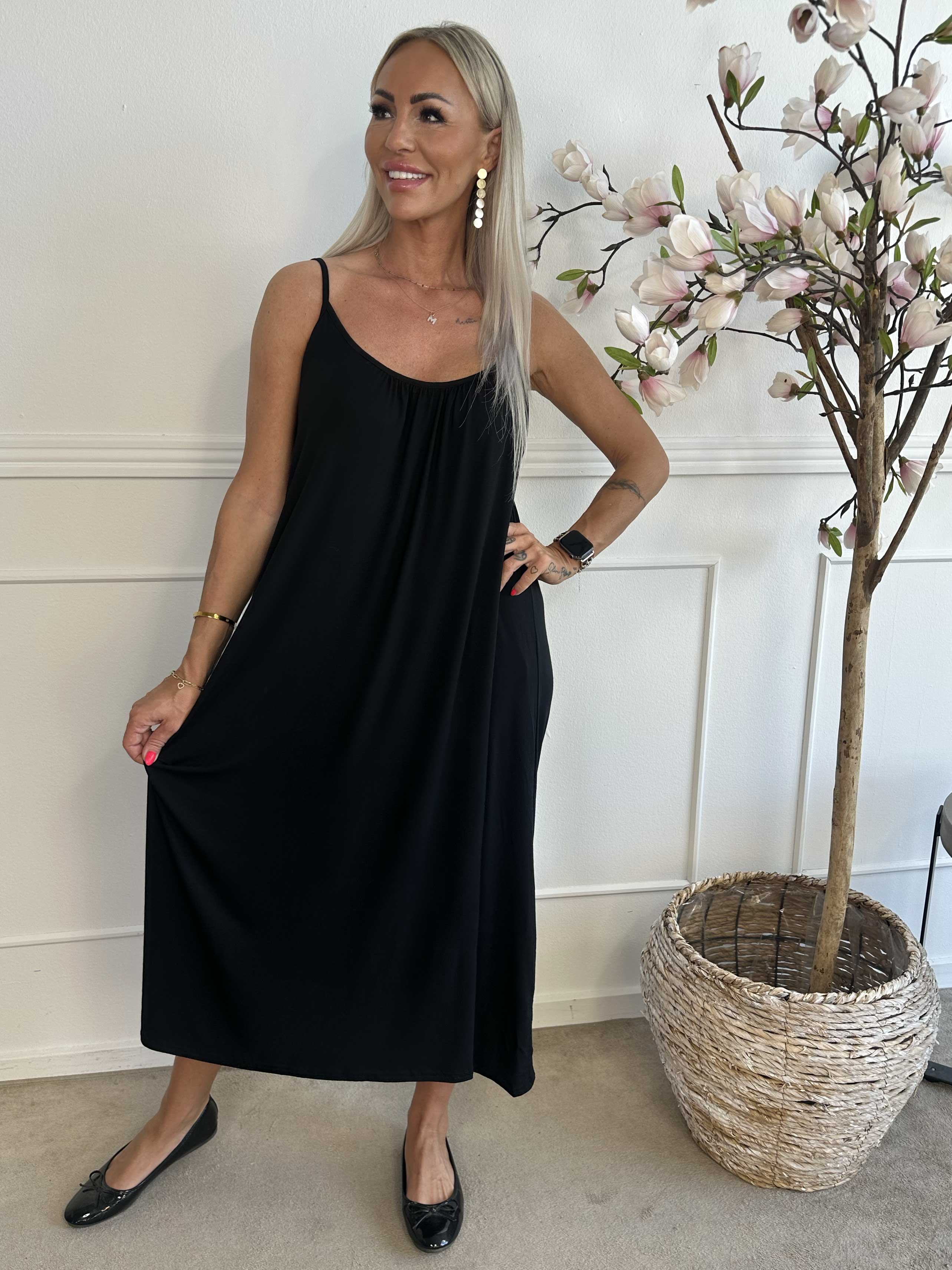 Olivia - Klänning med långa band i viskos