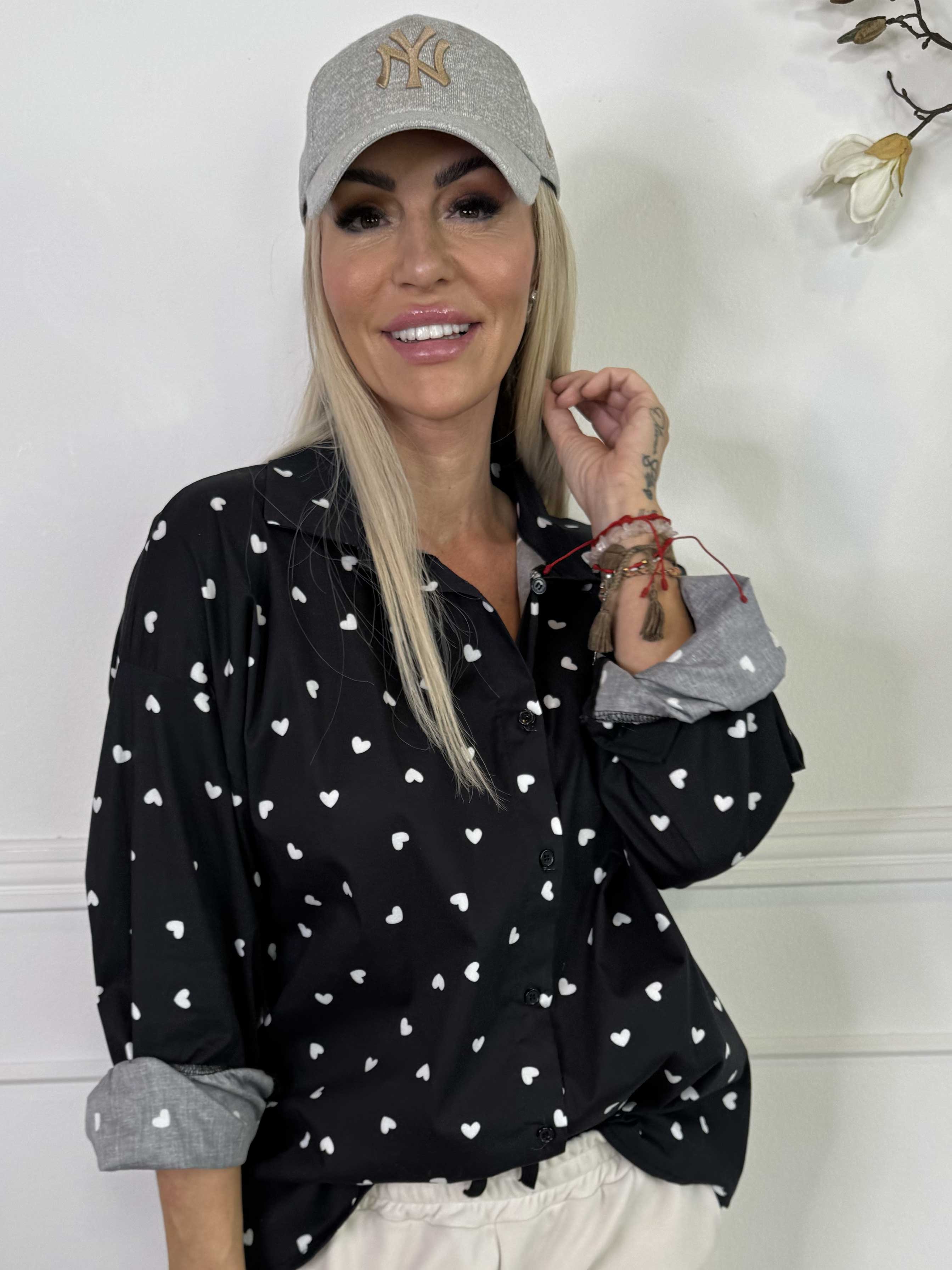 Olivia - Söt skjorta med söta små hjärtan