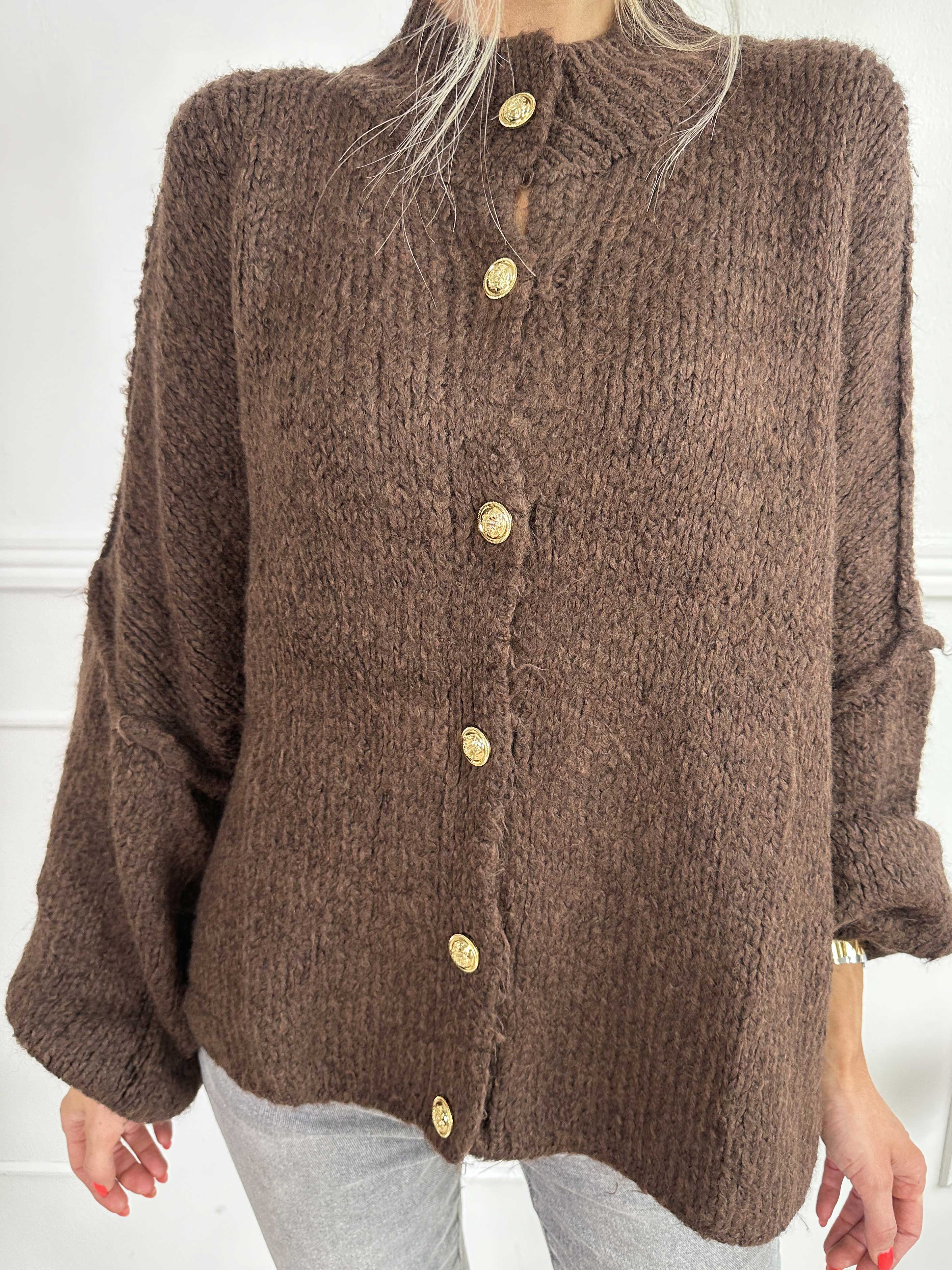 Olrun - Stickad kofta med ballongärmar och guldknappar