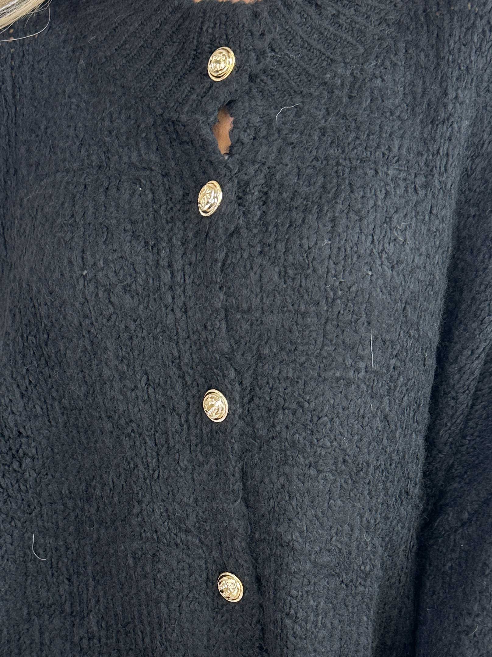 Olrun - Stickad kofta med ballongärmar och guldknappar