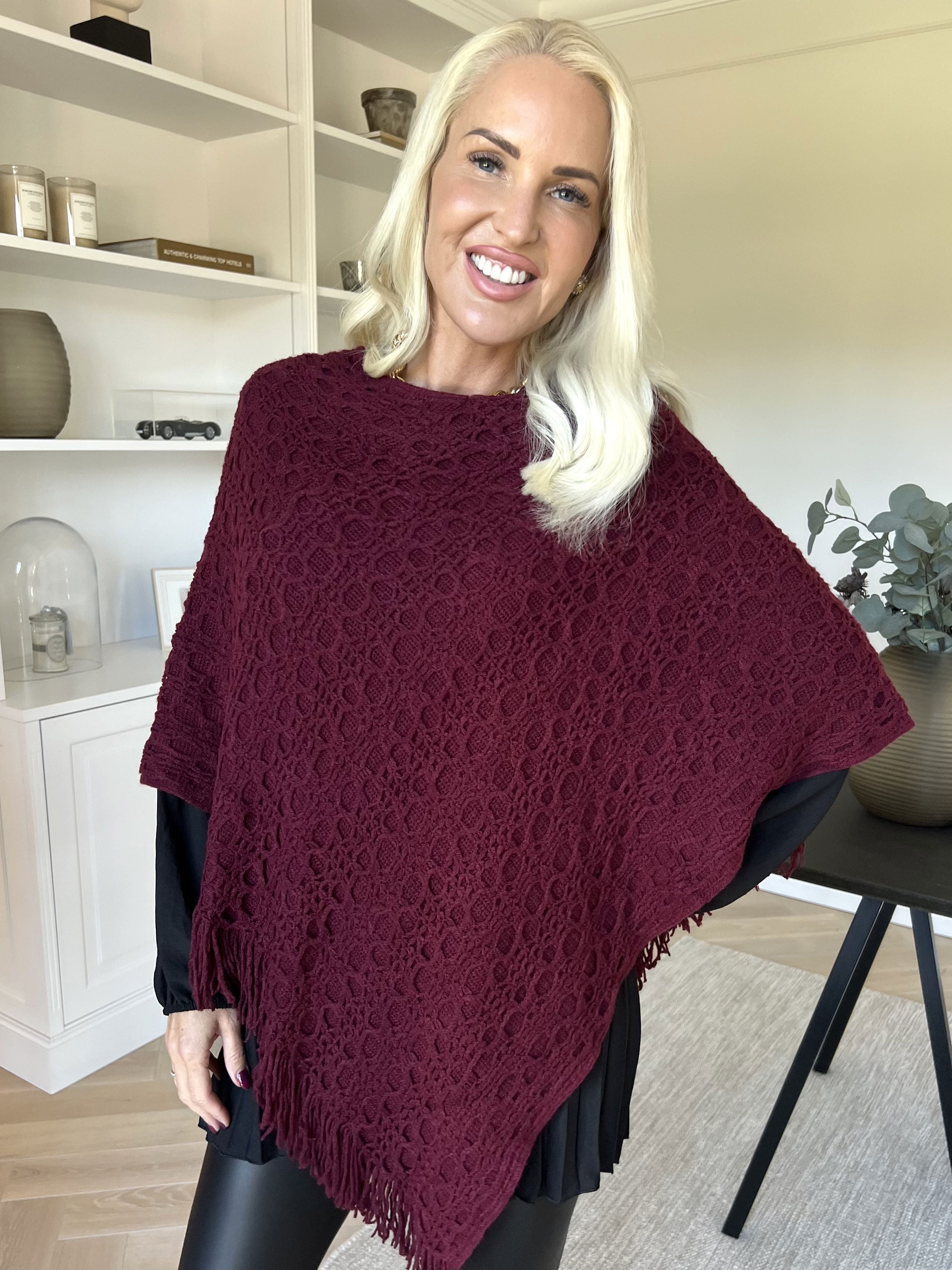 Opra - Mjuk stickad plus size poncho