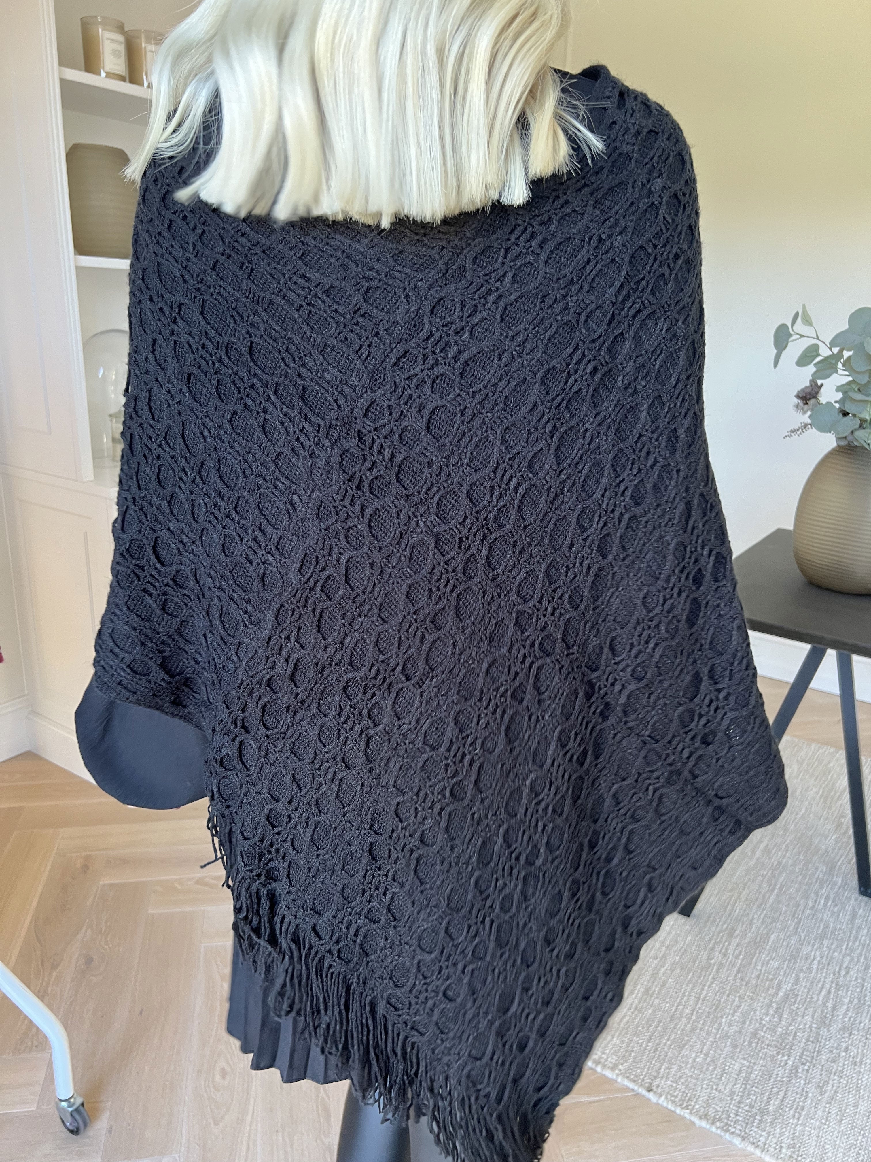 Opra - Mjuk stickad plus size poncho