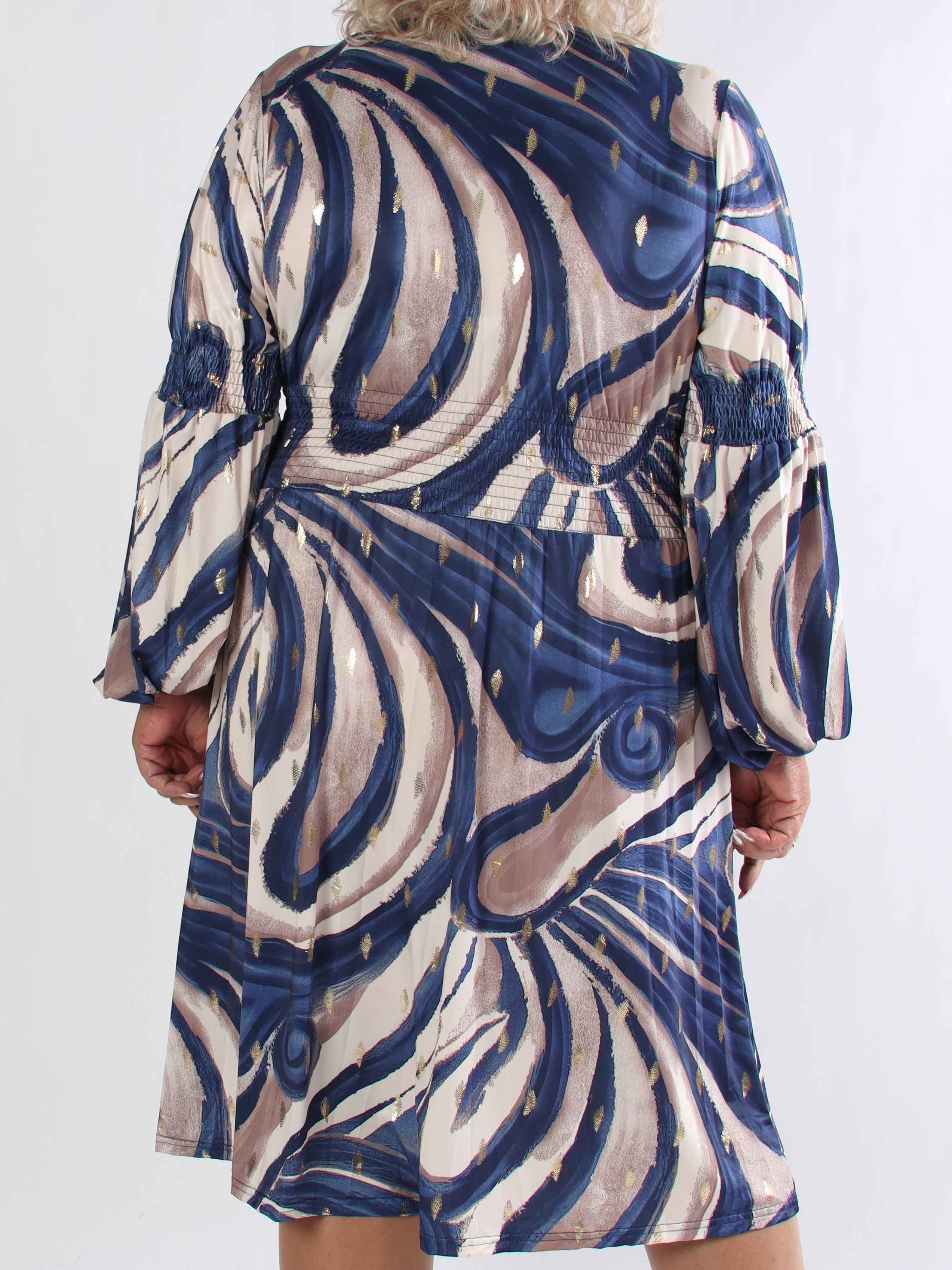 Paige Swirls - Elastisk plus size klänning med smock och knappar vid bysten